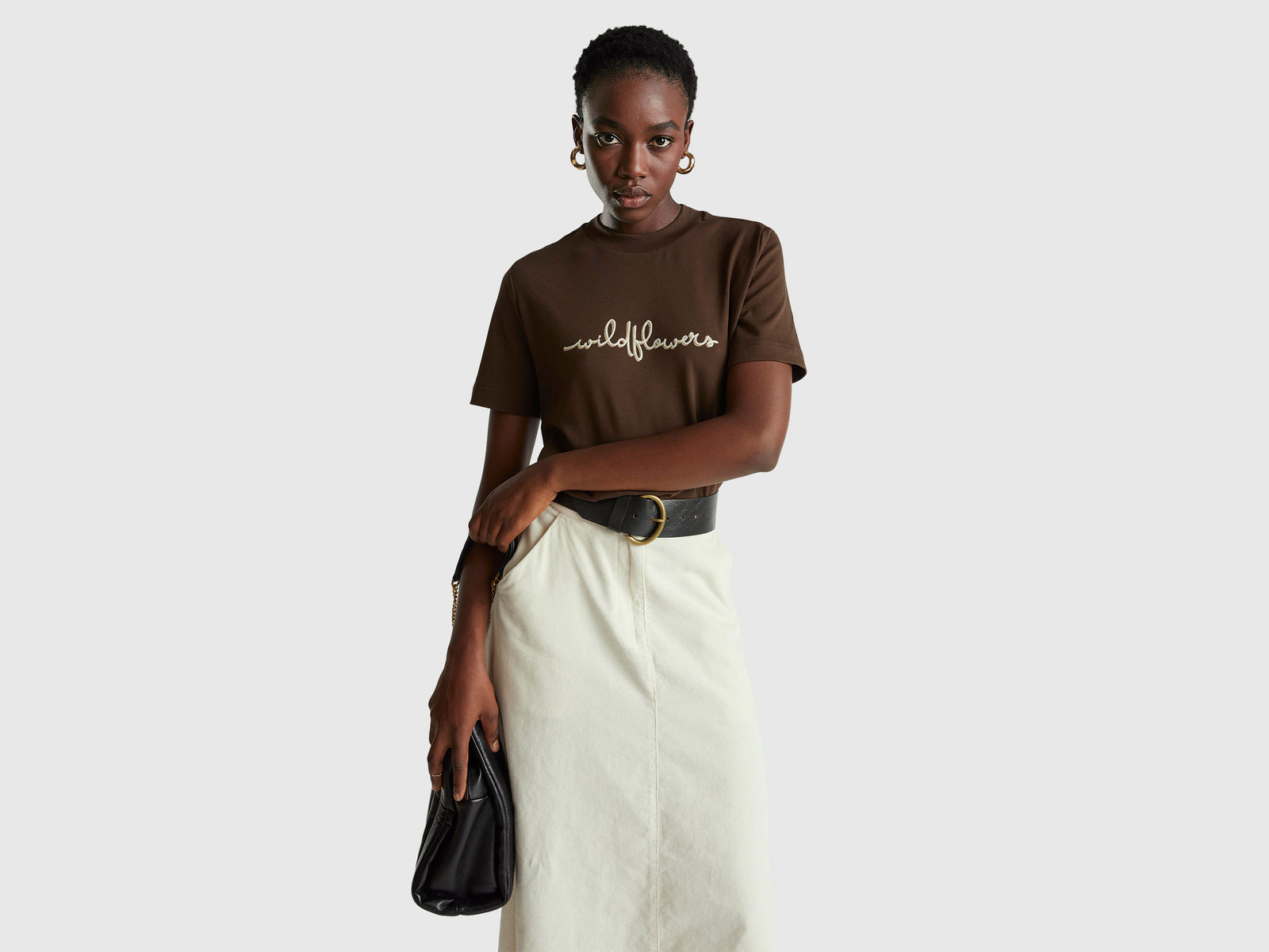 T-shirt com estampa e bordado - ucb_image_F