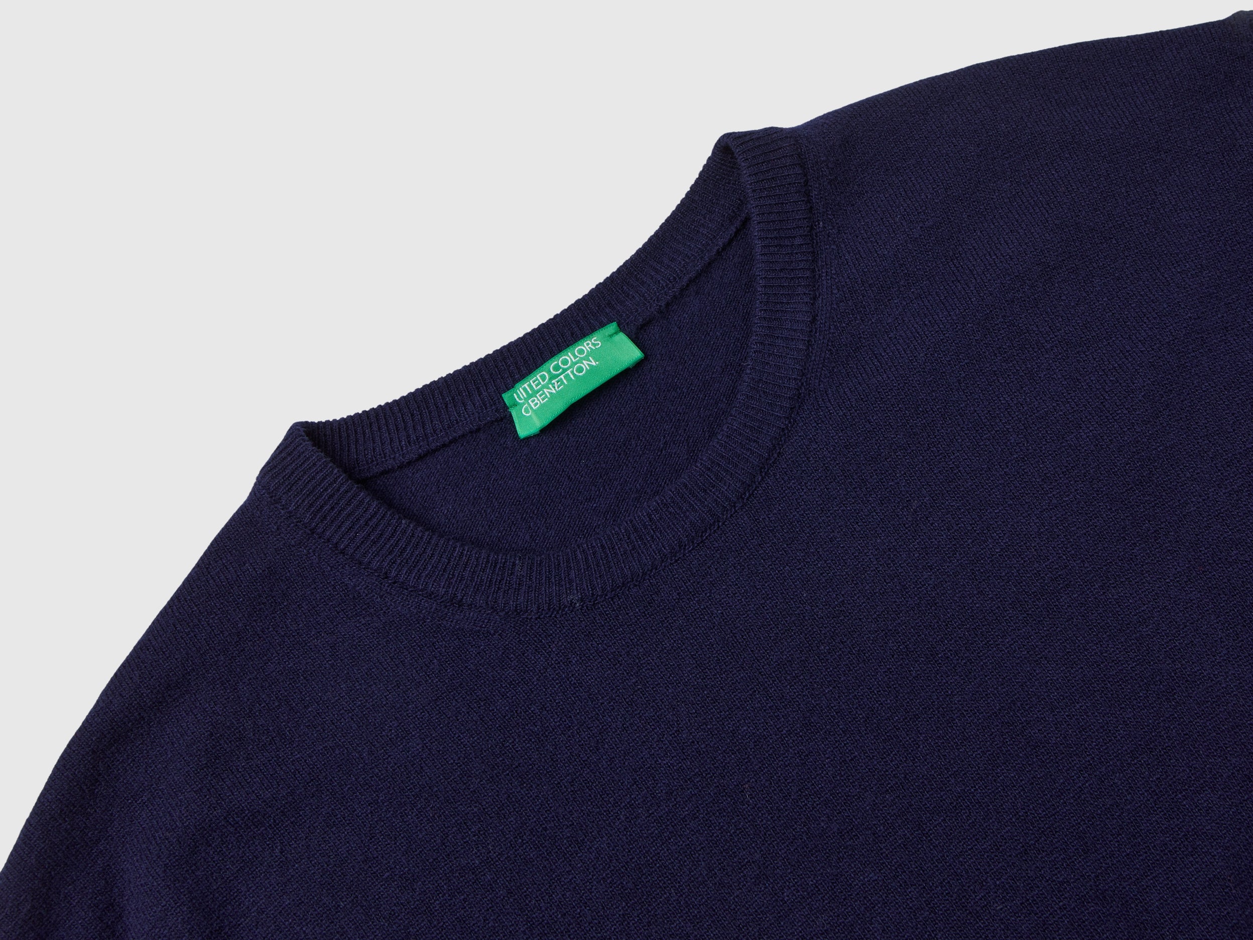 Camisola azul-escuro em pura lã Merino - ucb_image_DS1