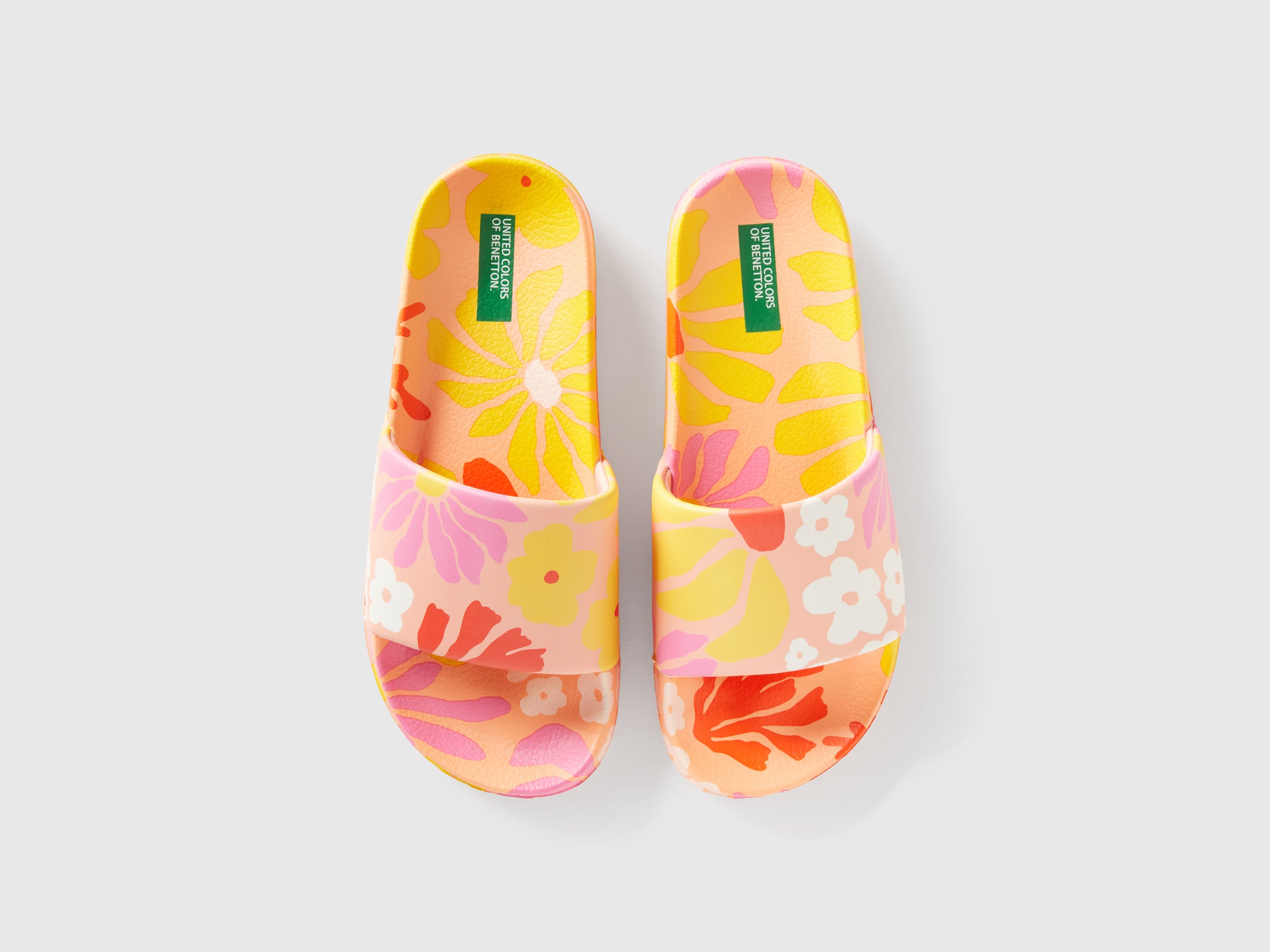 Chinelos com estampado floral - ucb_image_BS