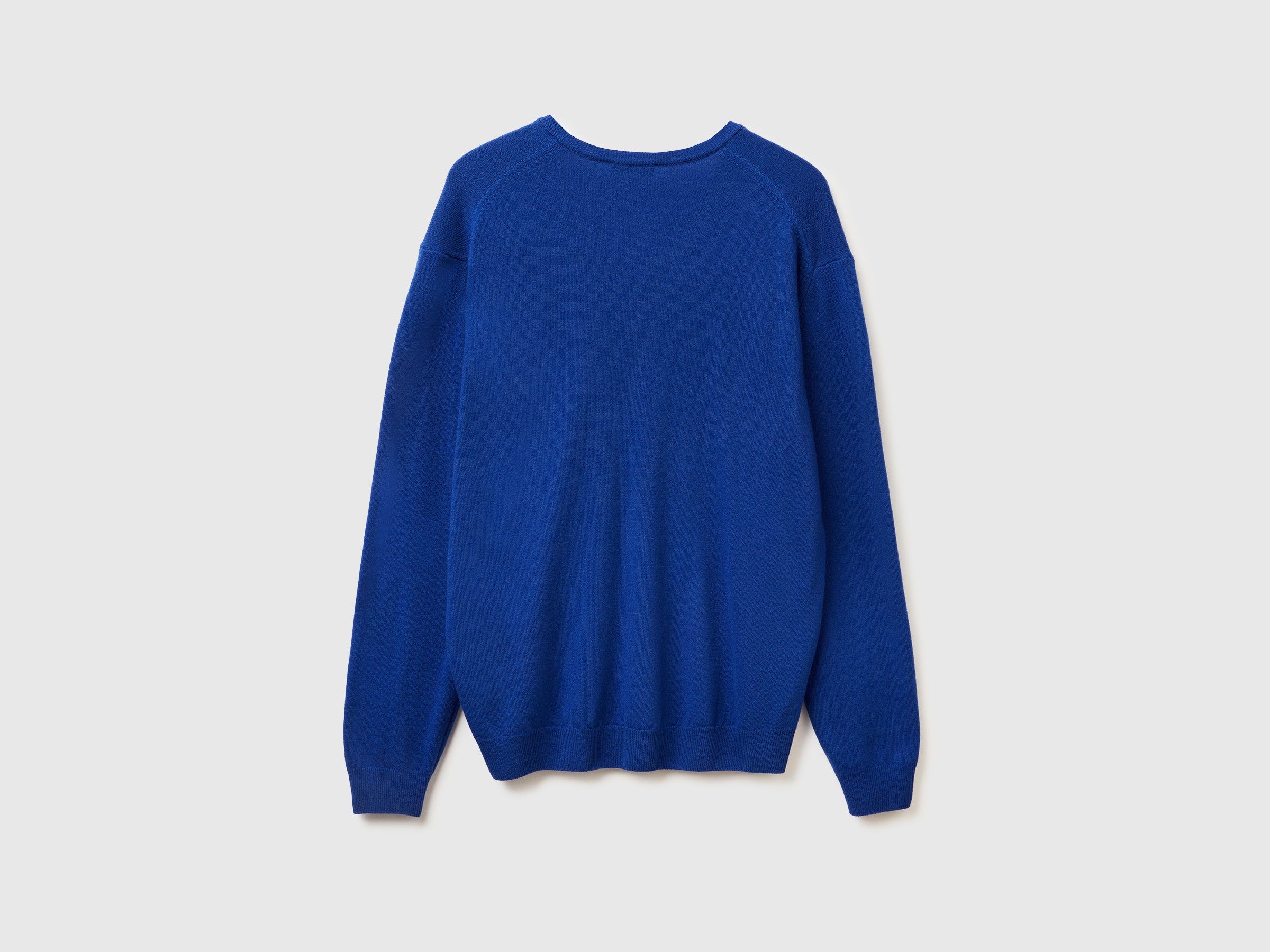 Camisola decote em V azul bluette em pura lã Merino - ucb_image_BS