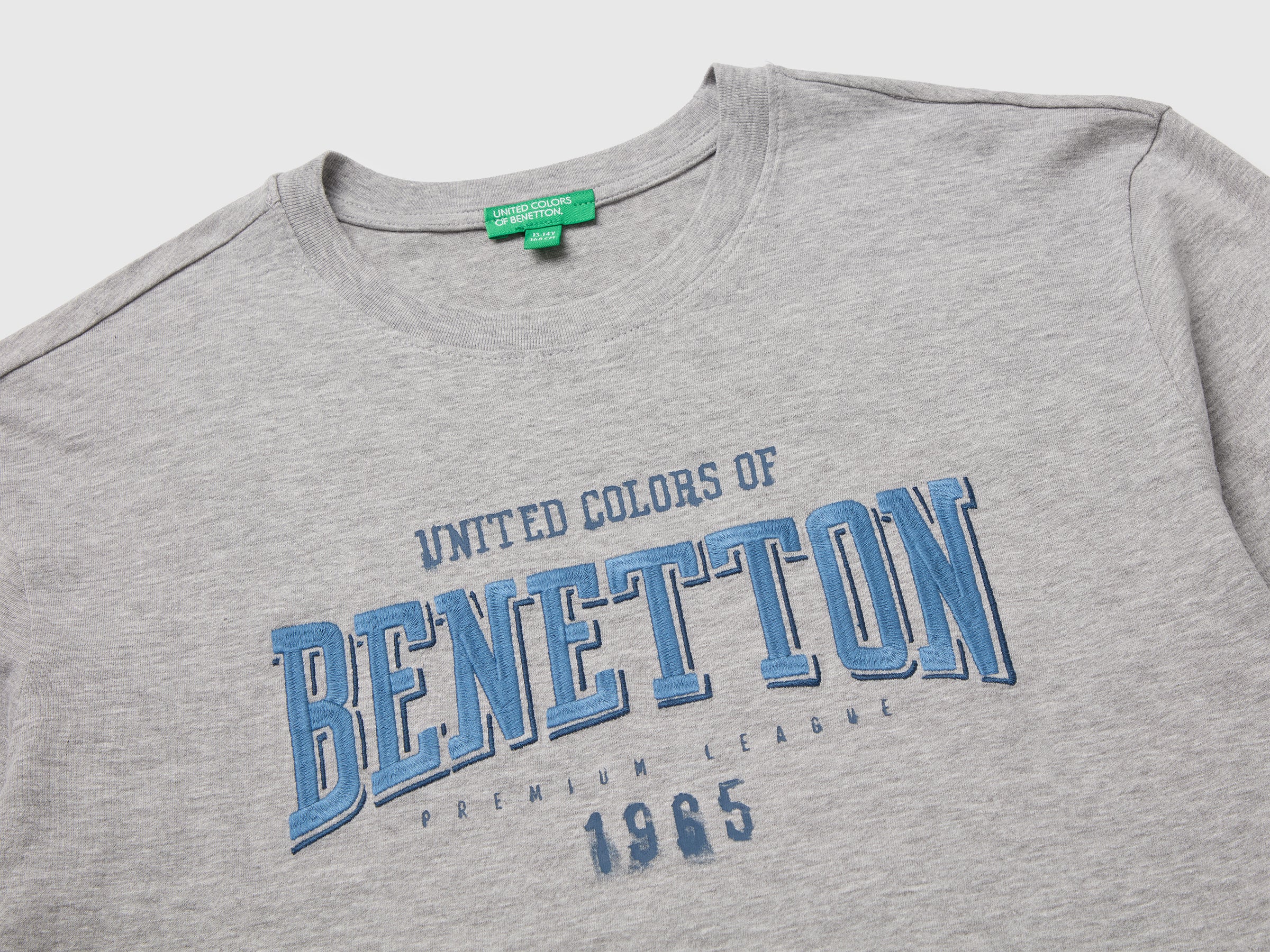 T-shirt com estampa e bordado - ucb_image_DS1