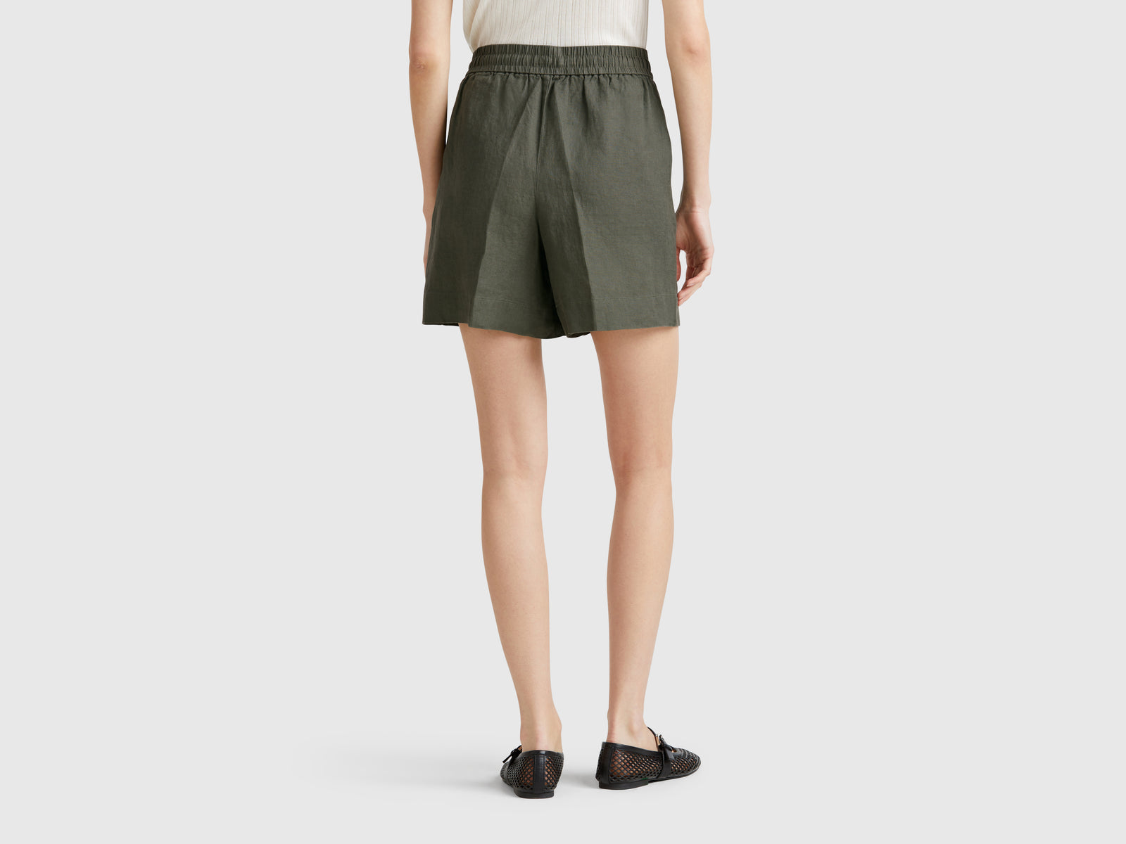 Shorts em linho puro com cordão de ajuste - ucb_image_B