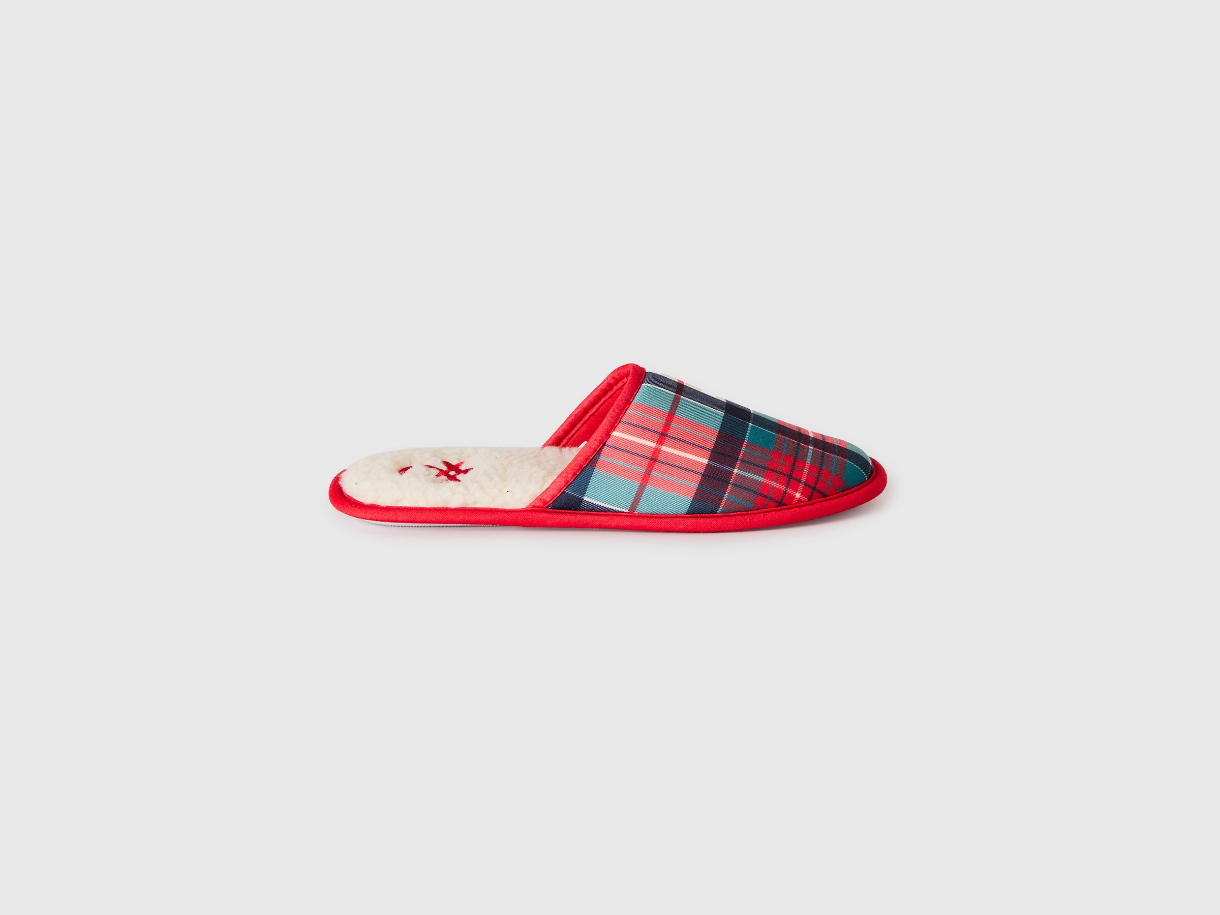 Pantufas aos quadrados - ucb_image_FS