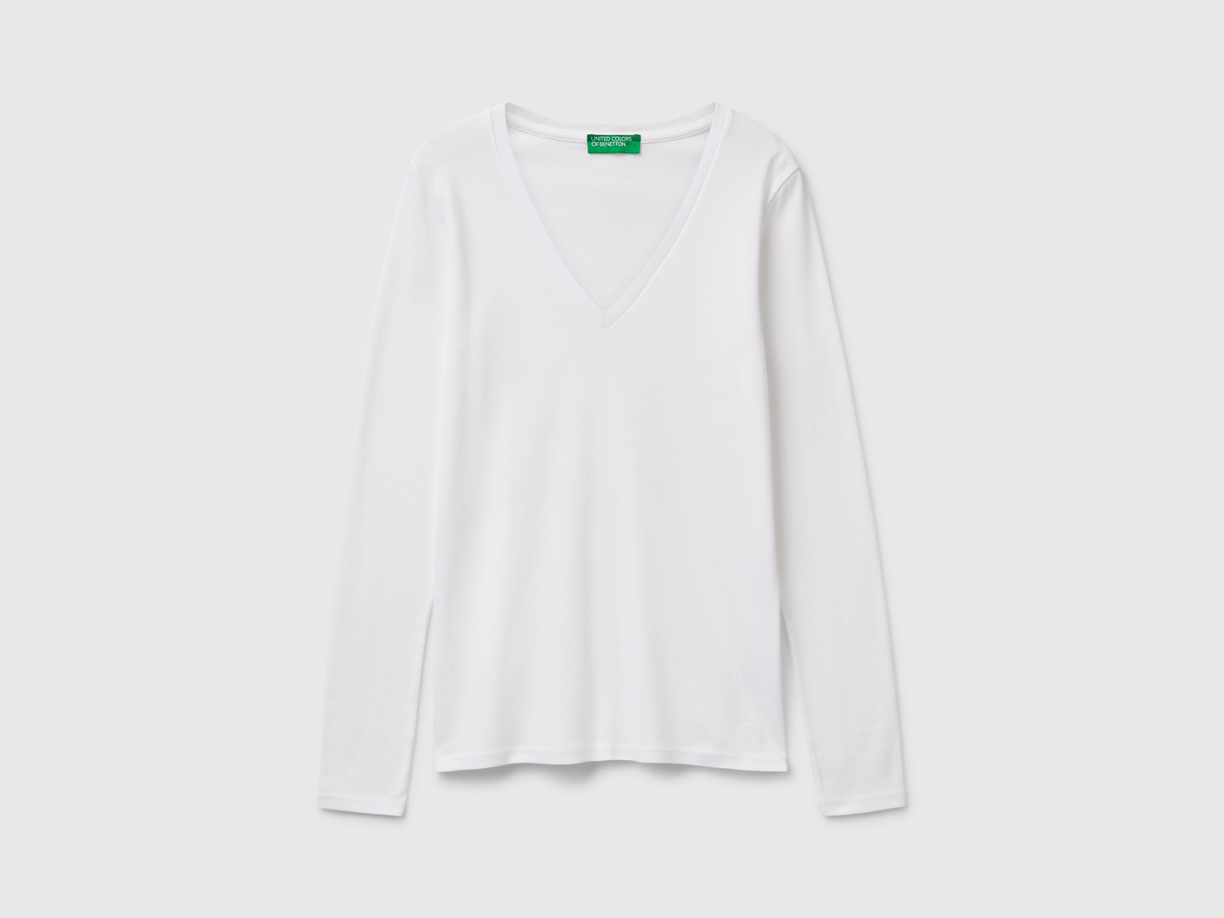 T-shirt branca com decote em V - ucb_image_FS