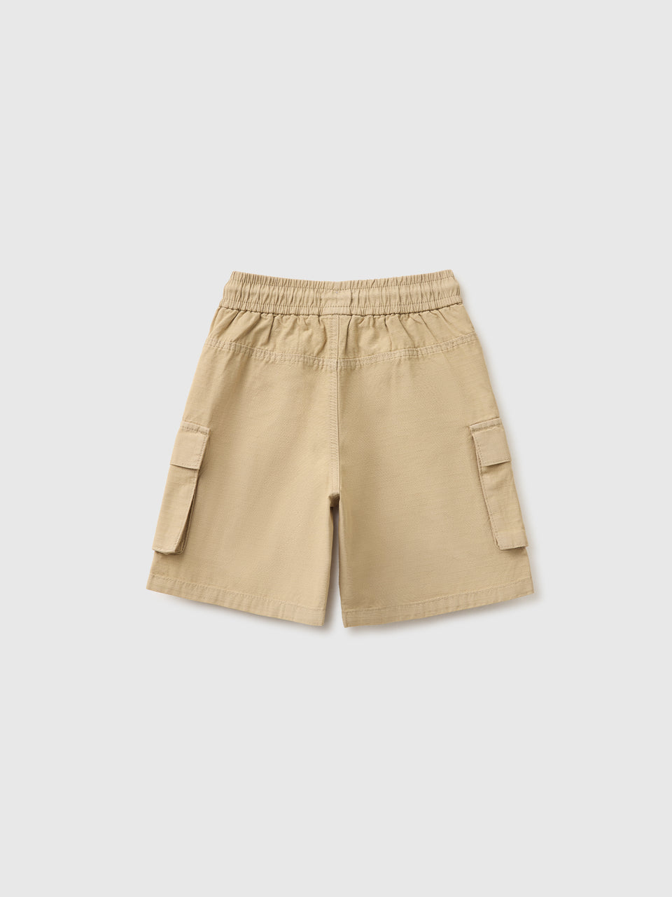 Bermuda shorts with pockets - ucb_image_BS