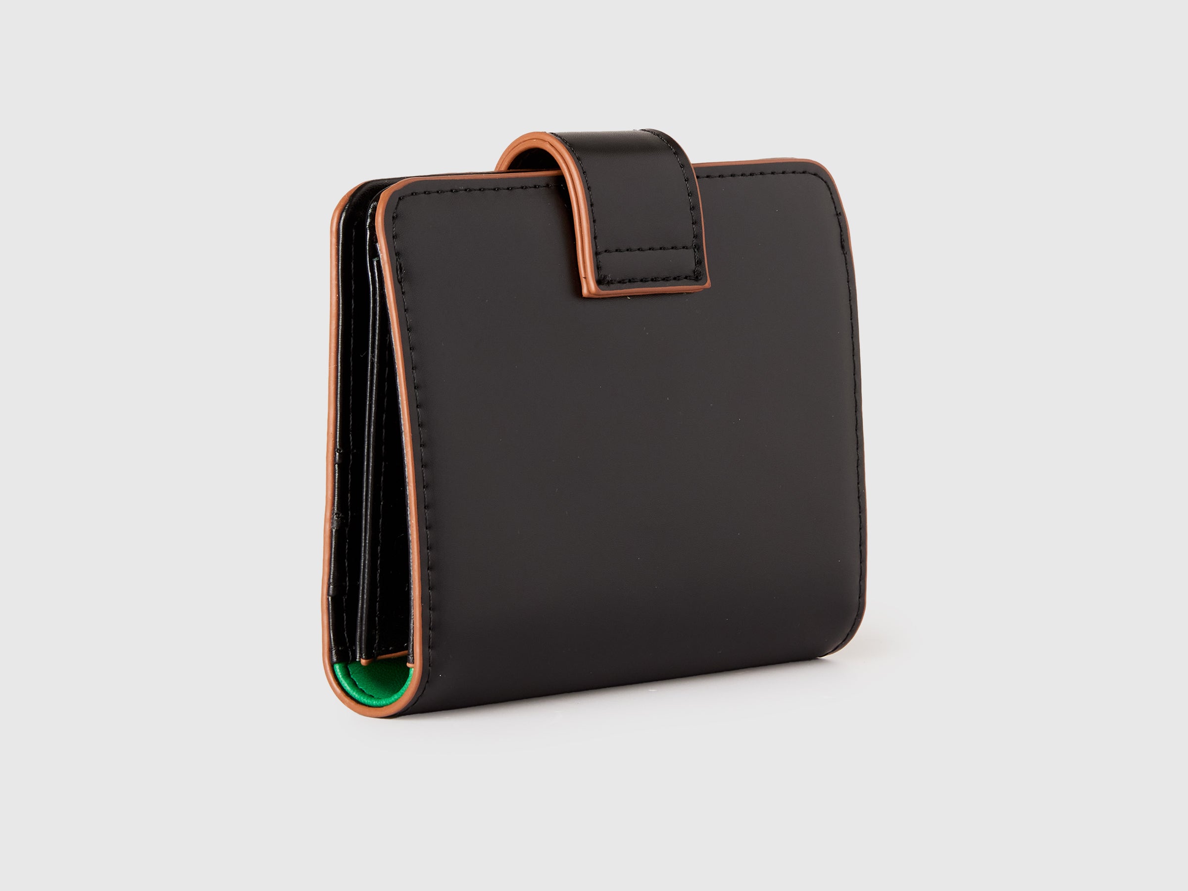 Compact wallet - ucb_image_BS