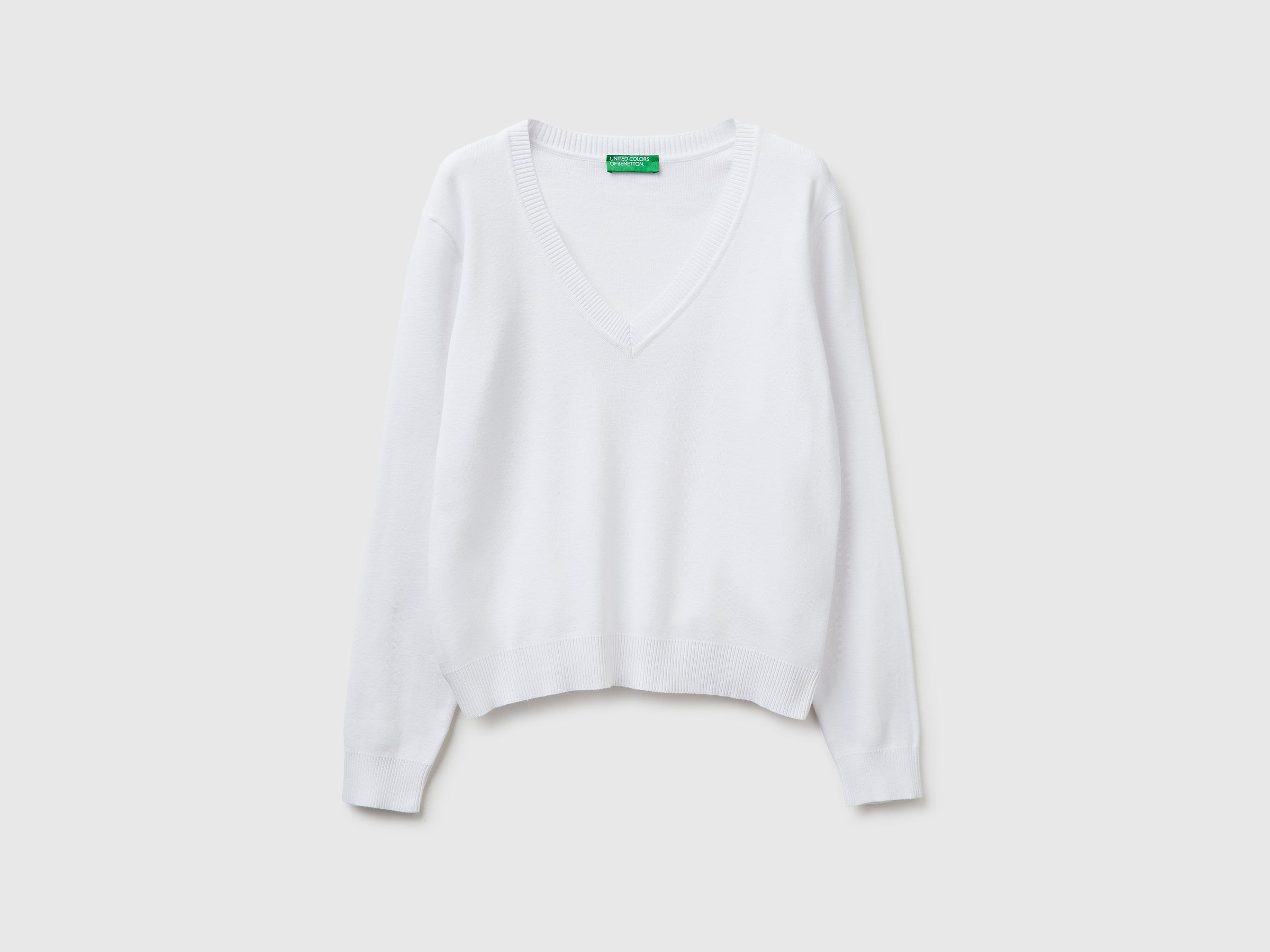 Camisola branca em algodão tricô com decote em V - ucb_image_FS