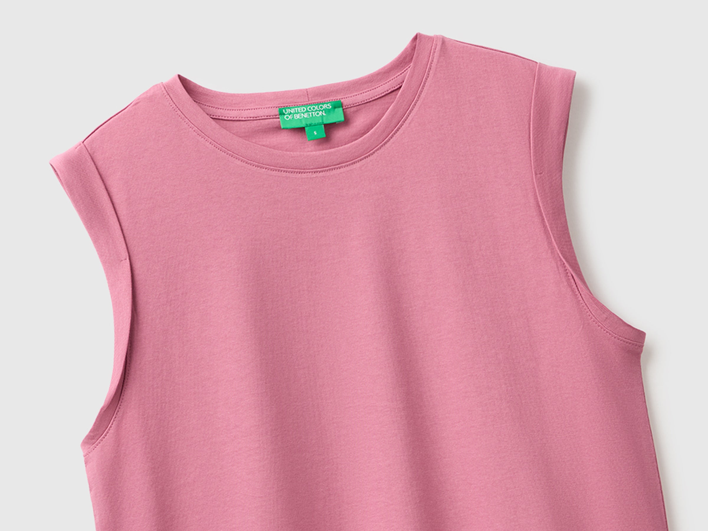 T-shirt sem mangas - ucb_image_FY