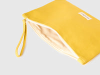 Yellow tablet case - ucb_image_DS1