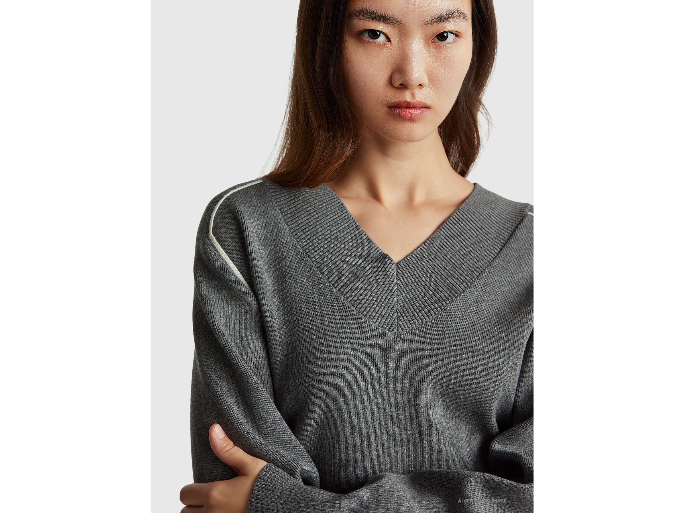 Camisola boxy fit com decote em V - ucb_image_FY
