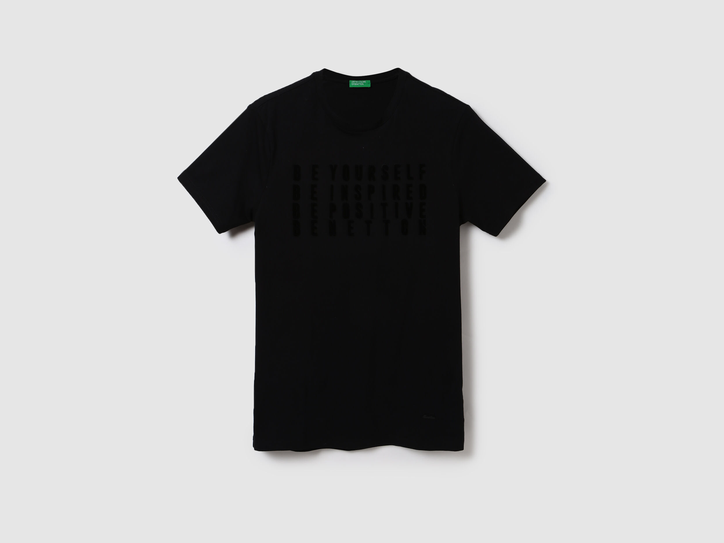 Men Typography Round Neck T-Shirt - Black | Benetton