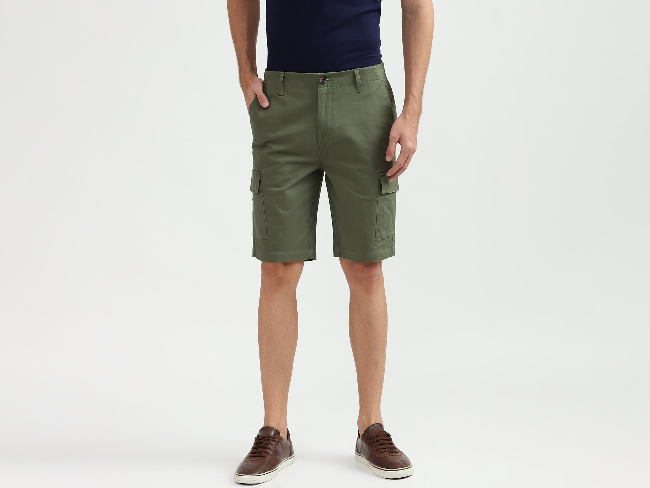 Slim fit hotsell cargo shorts mens