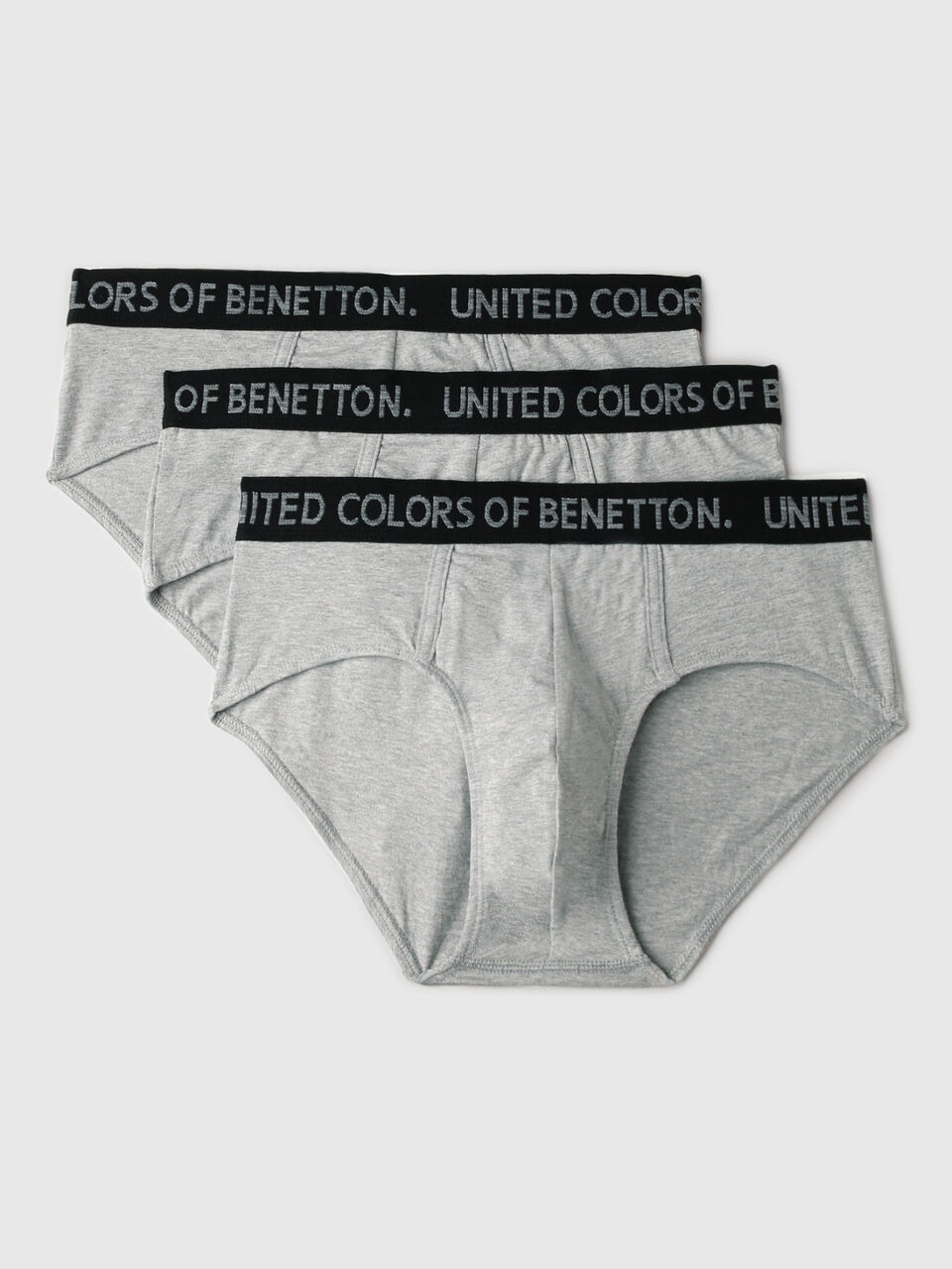PACK OF 3 SOLID WHITE AND BLACK BRIEFS image number 1