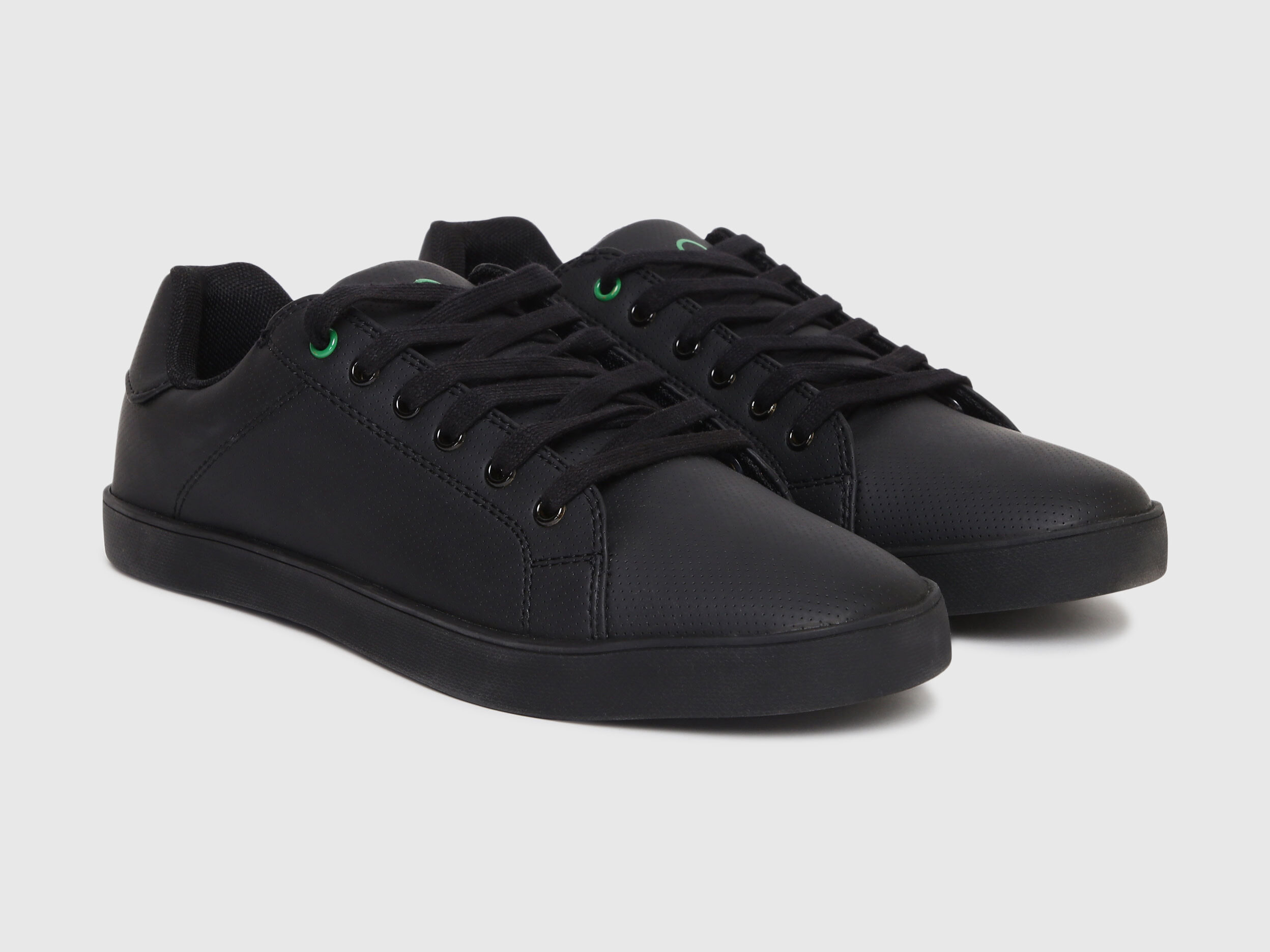 Benetton shoes black shop
