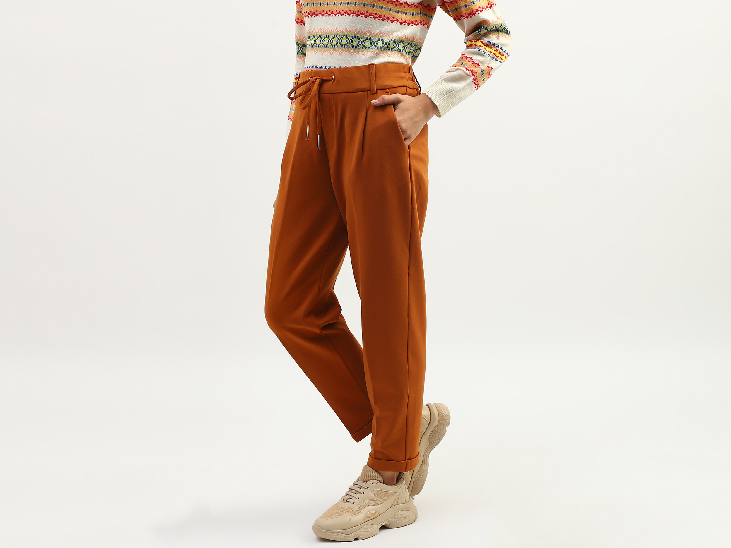 Women Solid Regular Fit Trousers - Brown | Benetton