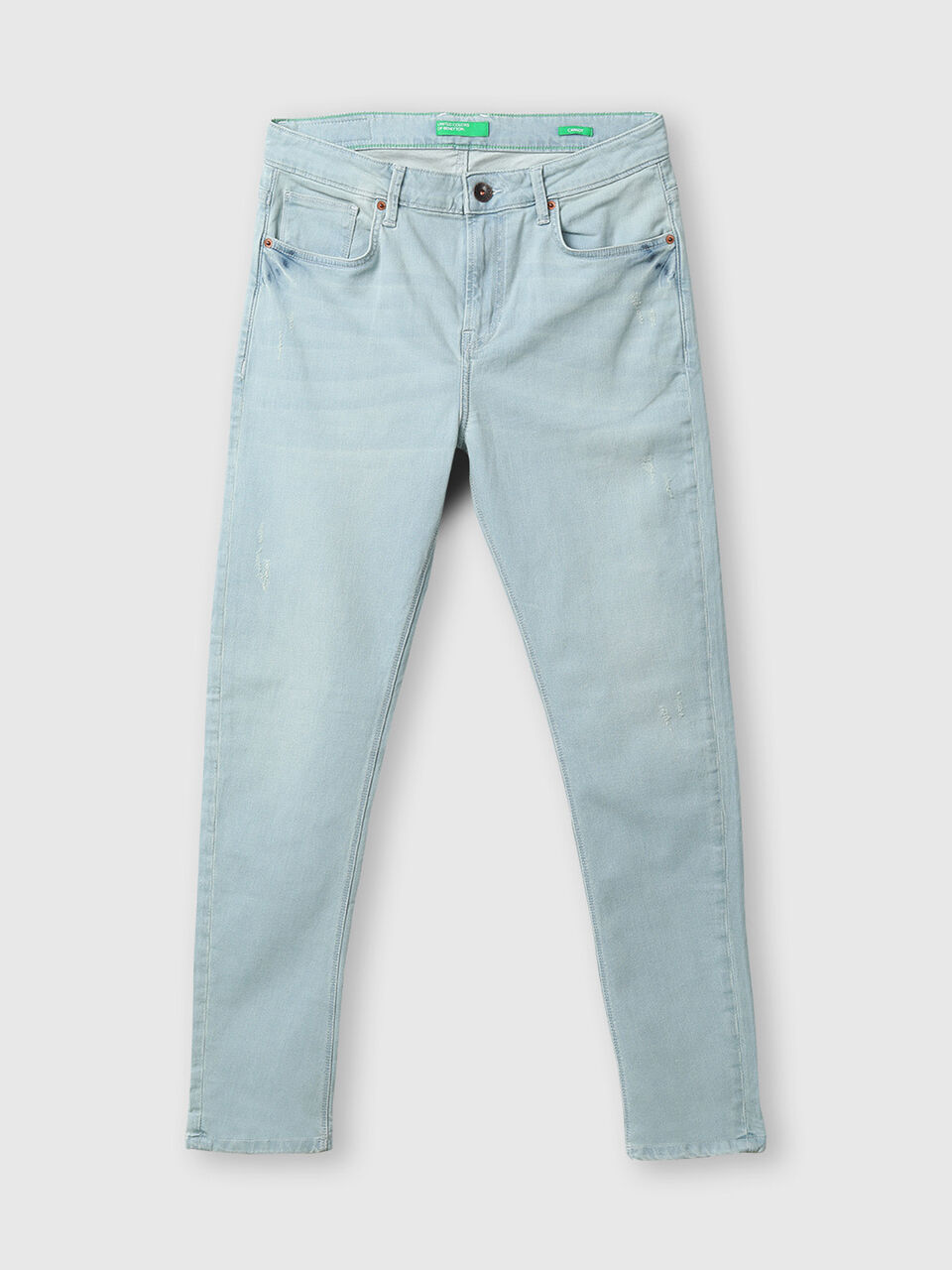 Carrot Fit Ice Shade Worn Jeans image number 1