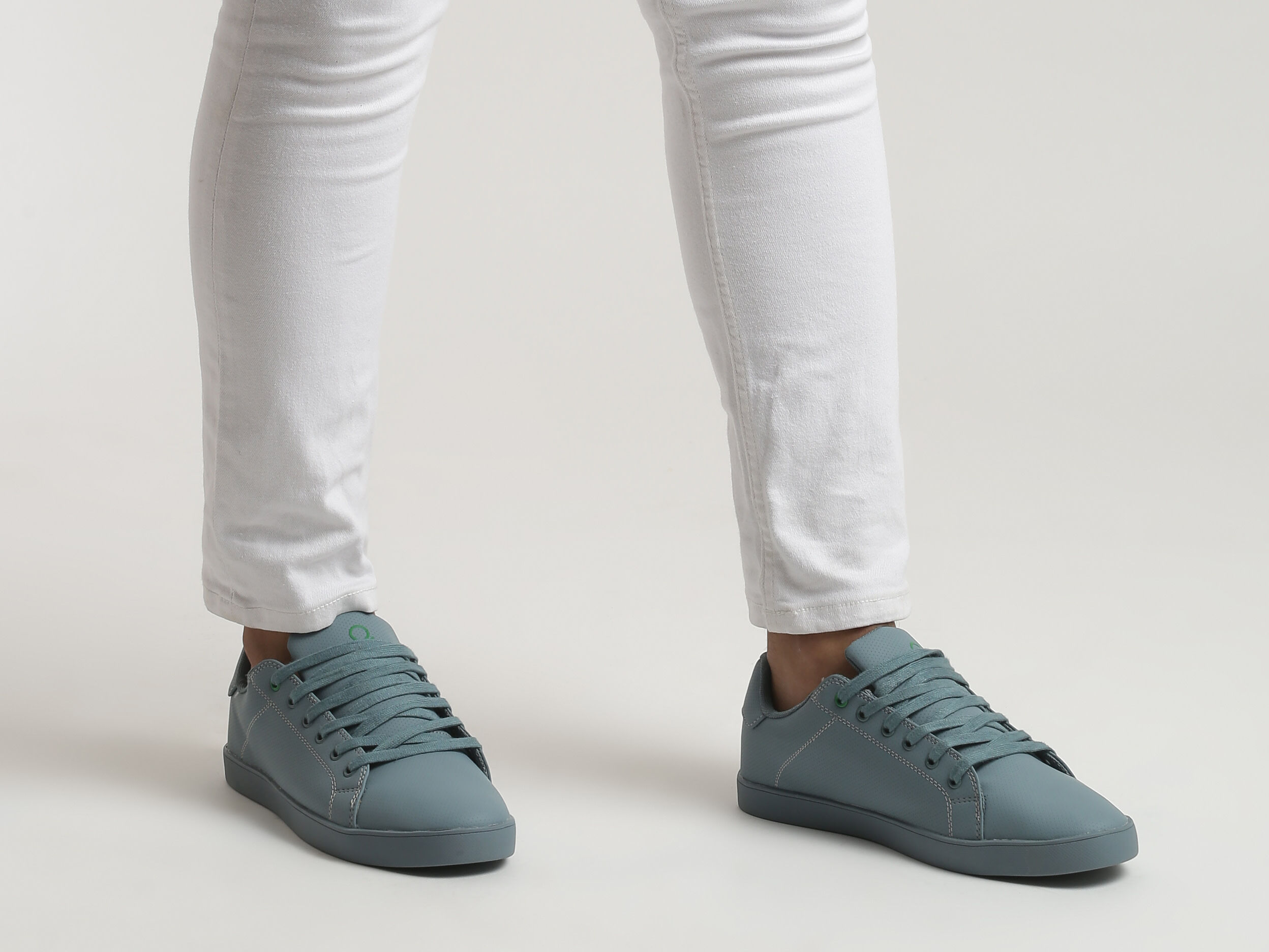 United Colors of Benetton Mens Blue Textured Sneakers Gray