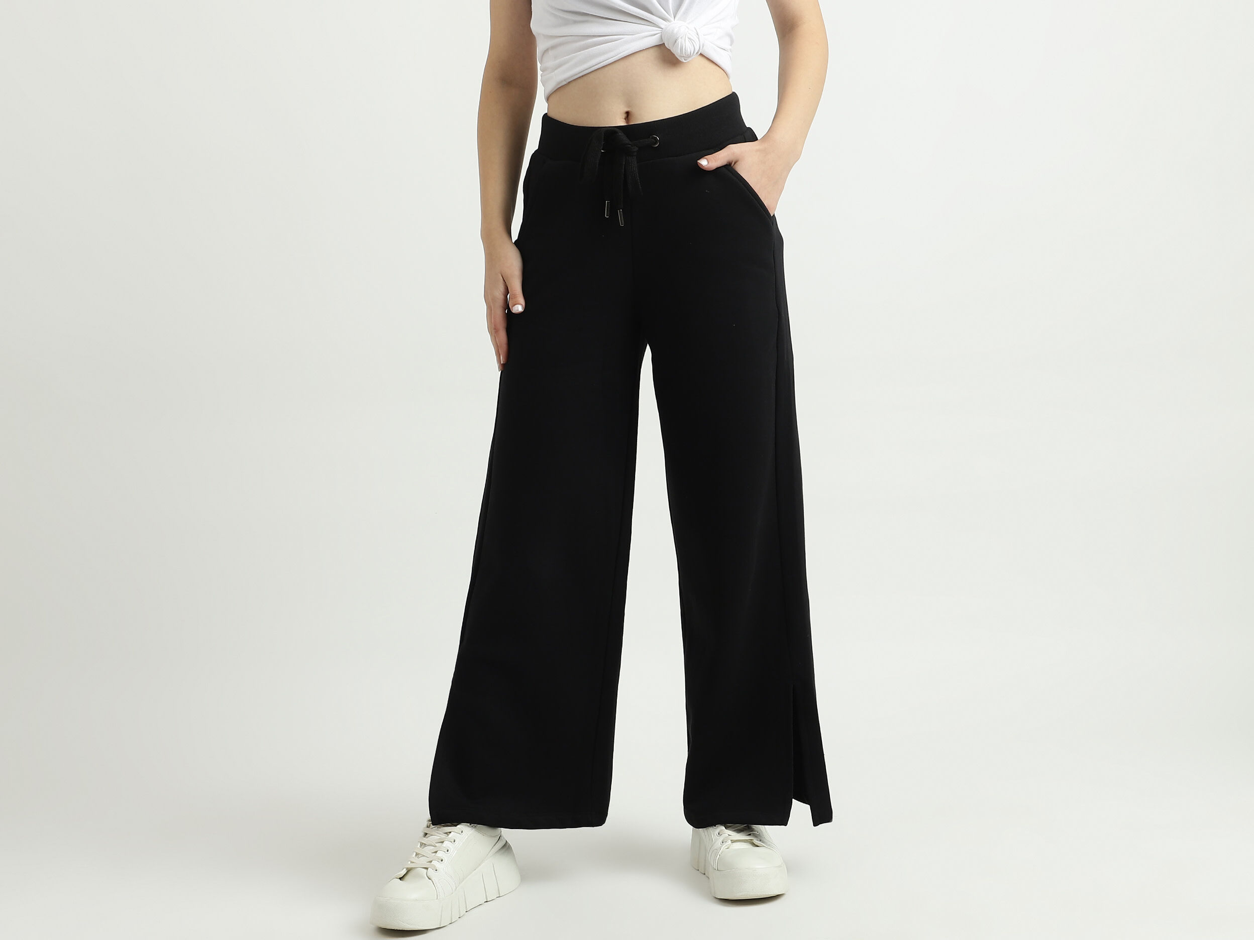Women Solid Loose Fit Trousers - Black | Benetton