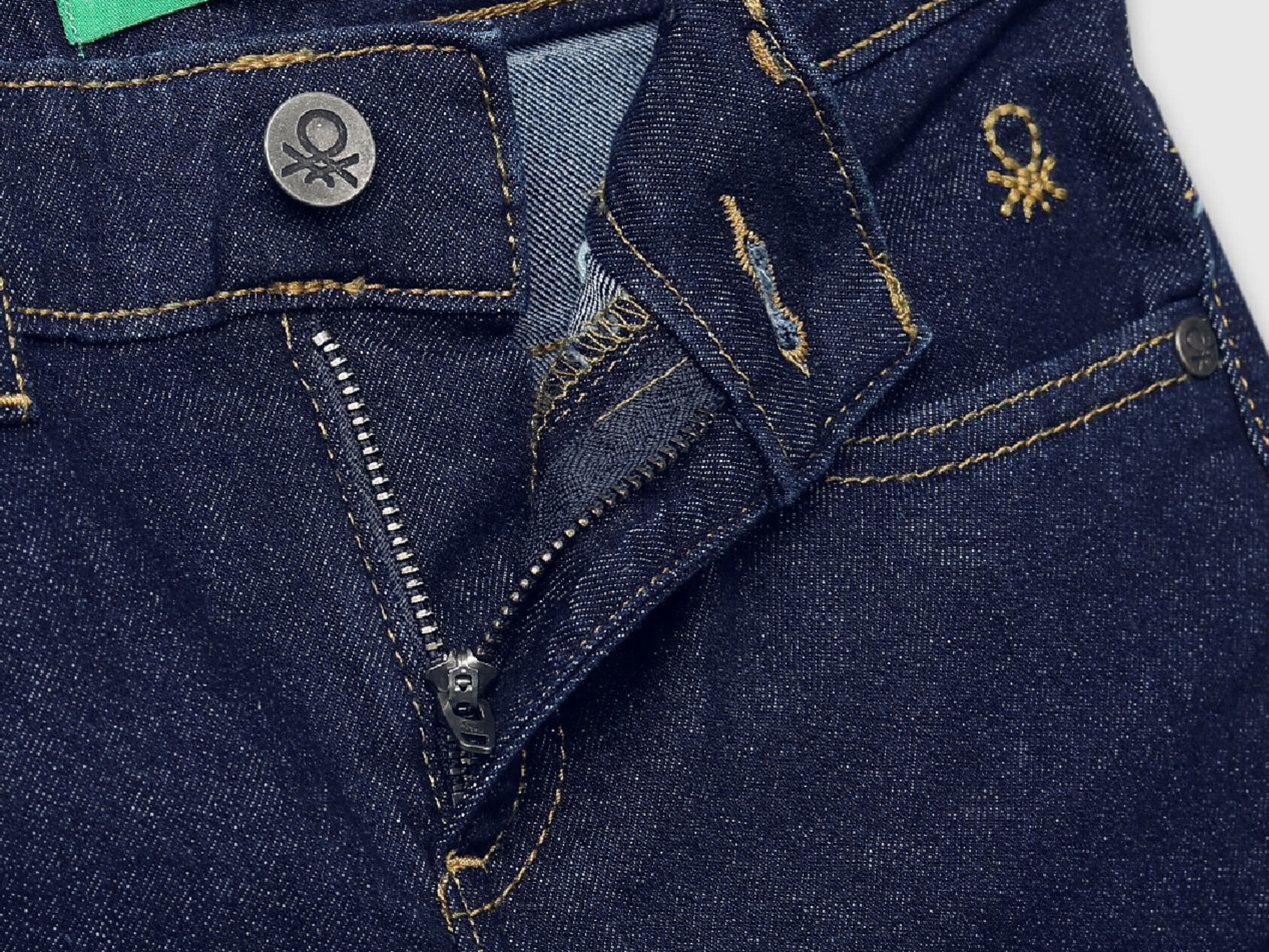 ★E.B.M★ Blue Washing Denim Pants EMP2DPT040 Raw Wash Denim - Blue | Benetton
