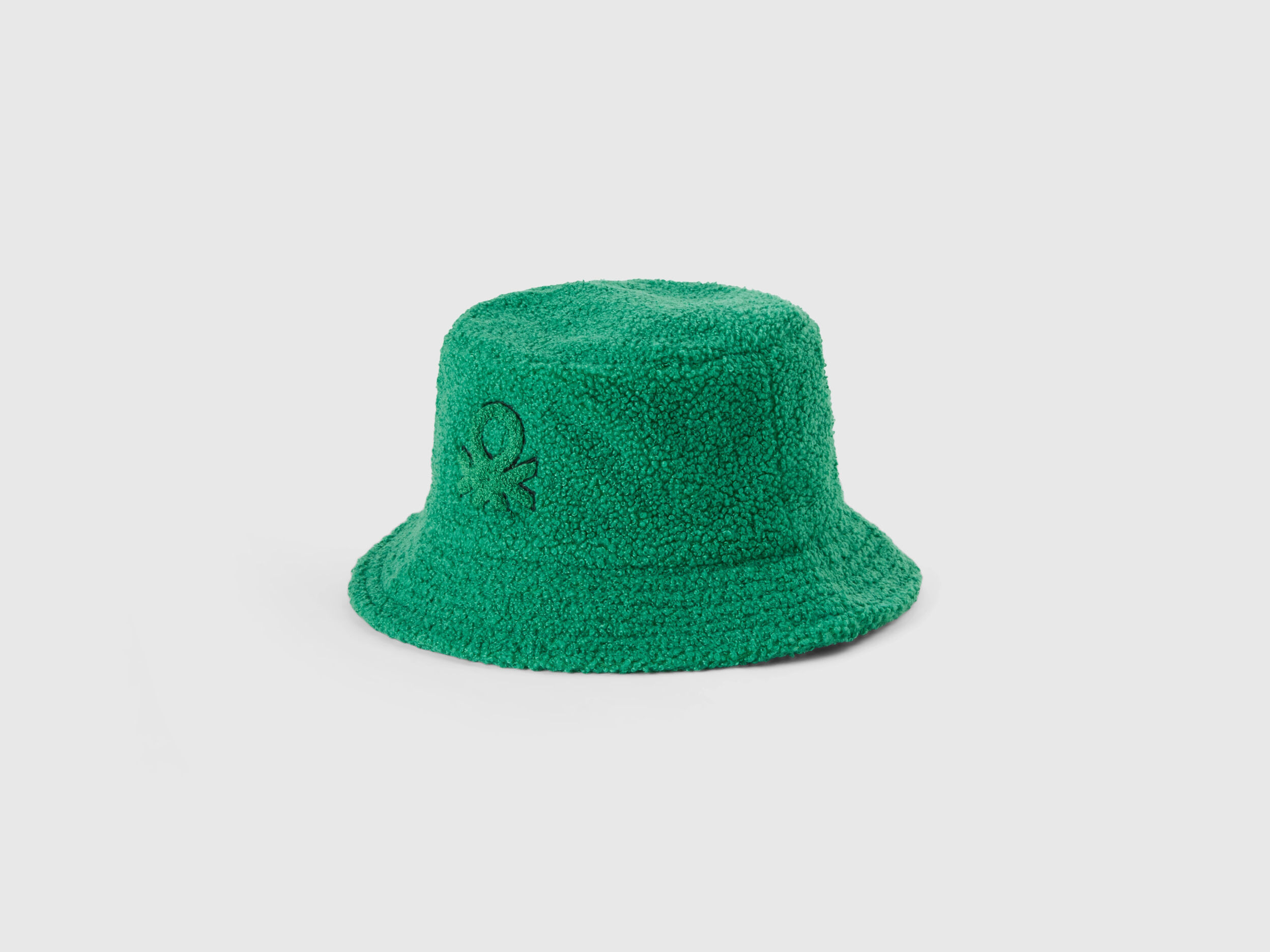 Benetton 23AI 23A6GBXDA00C 7U3 FS Full PDP h.jpg sw 960 sh 1280