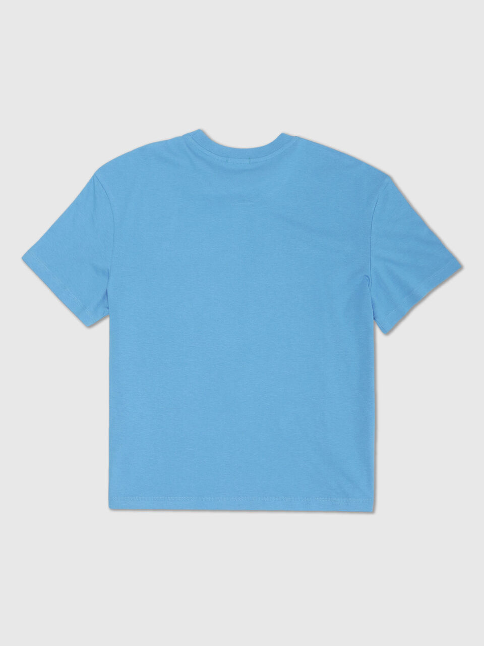 Short Sleeve T-Shirt With Big Chest Print image number 2