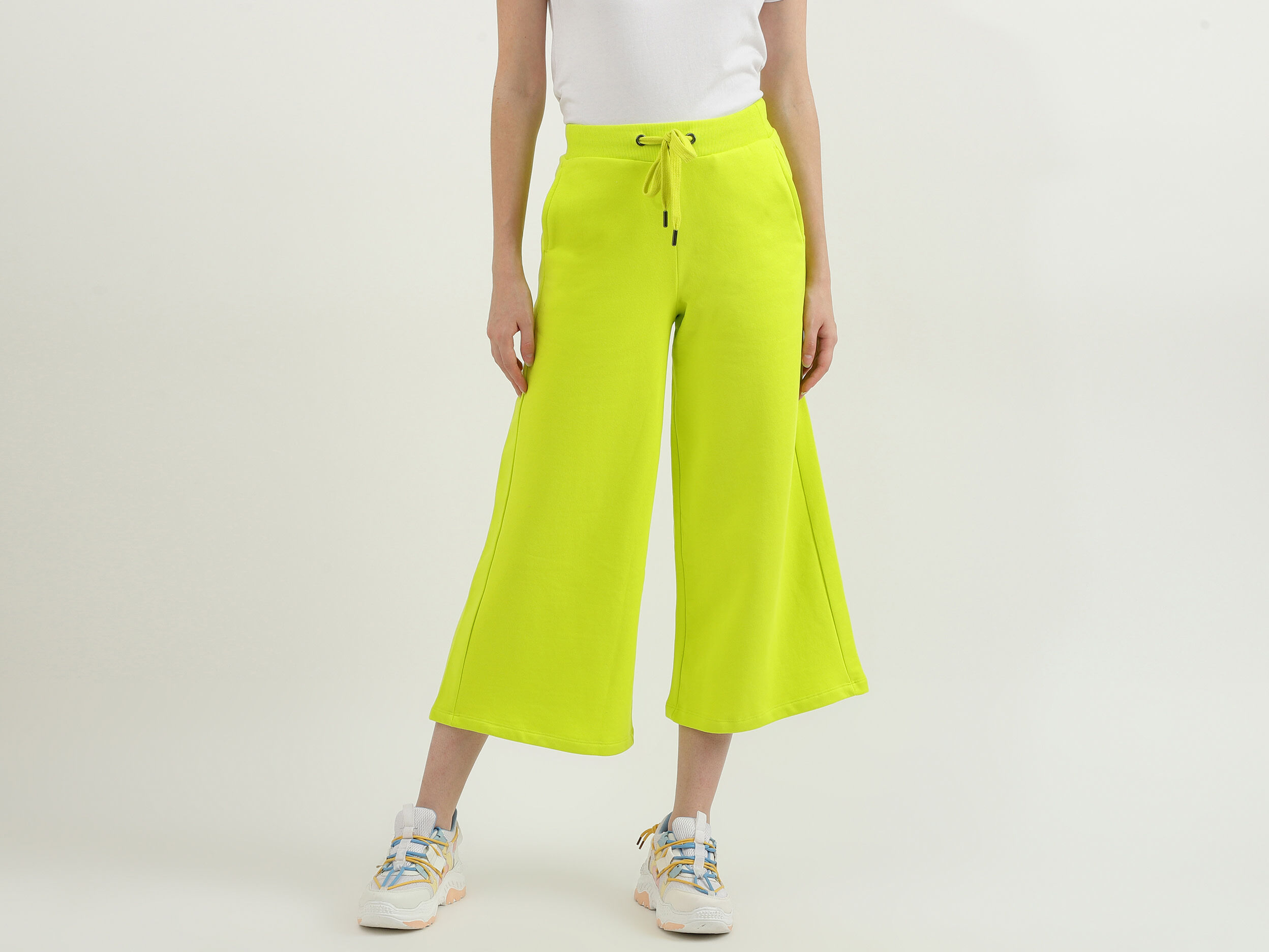 Women Solid Wide Leg Culottes - Lime | Benetton