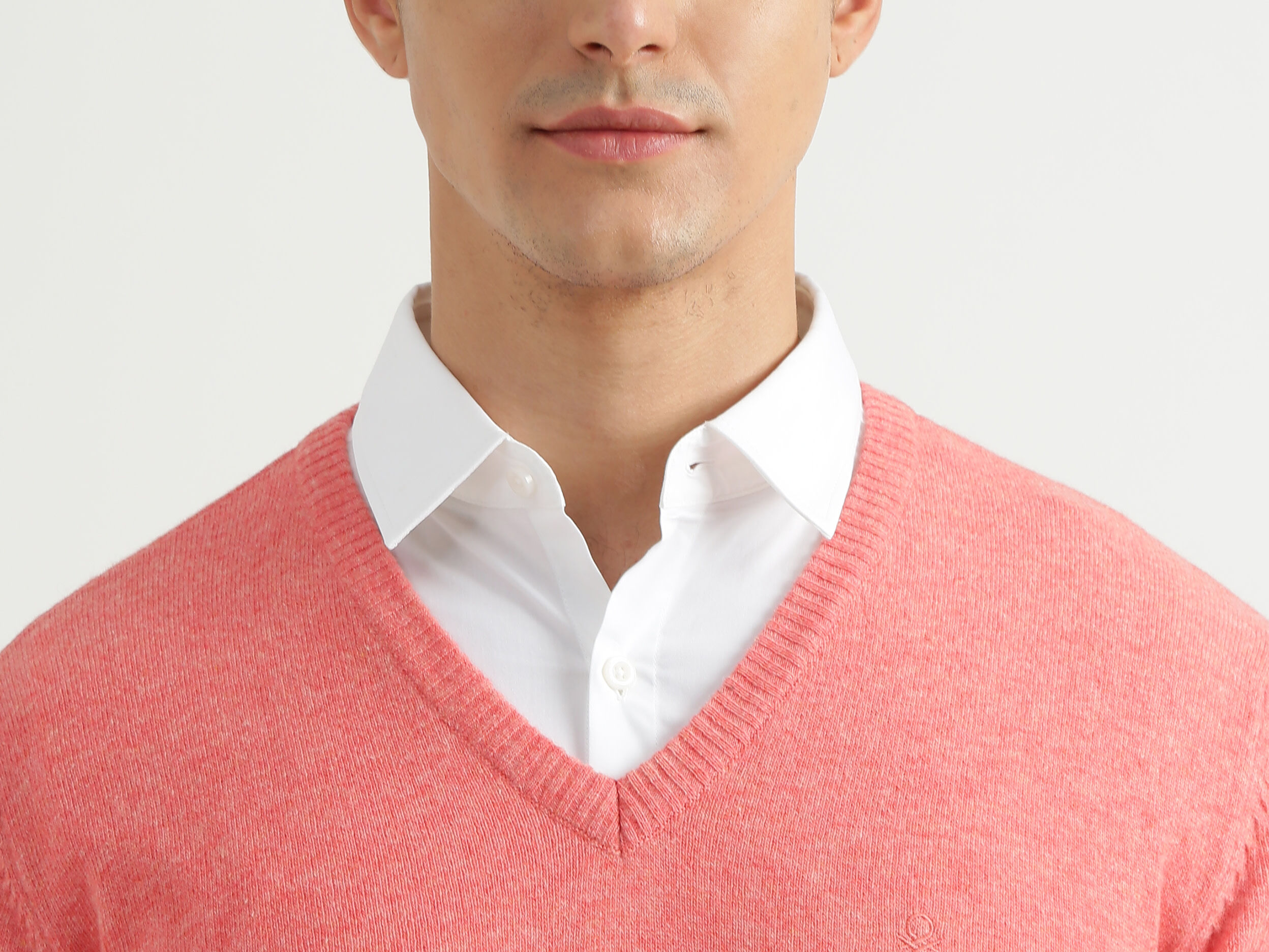 Mens V-Neck Solid Sweater - Pink | Benetton