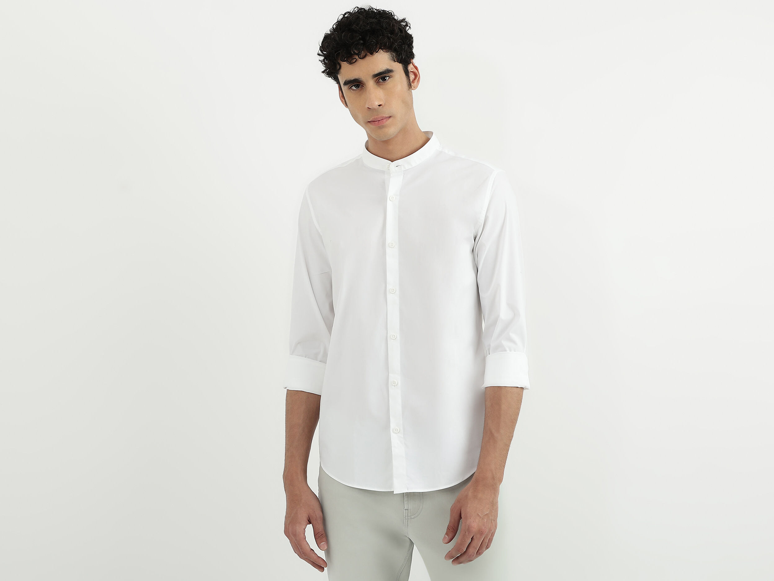 White mandarin top collar shirt