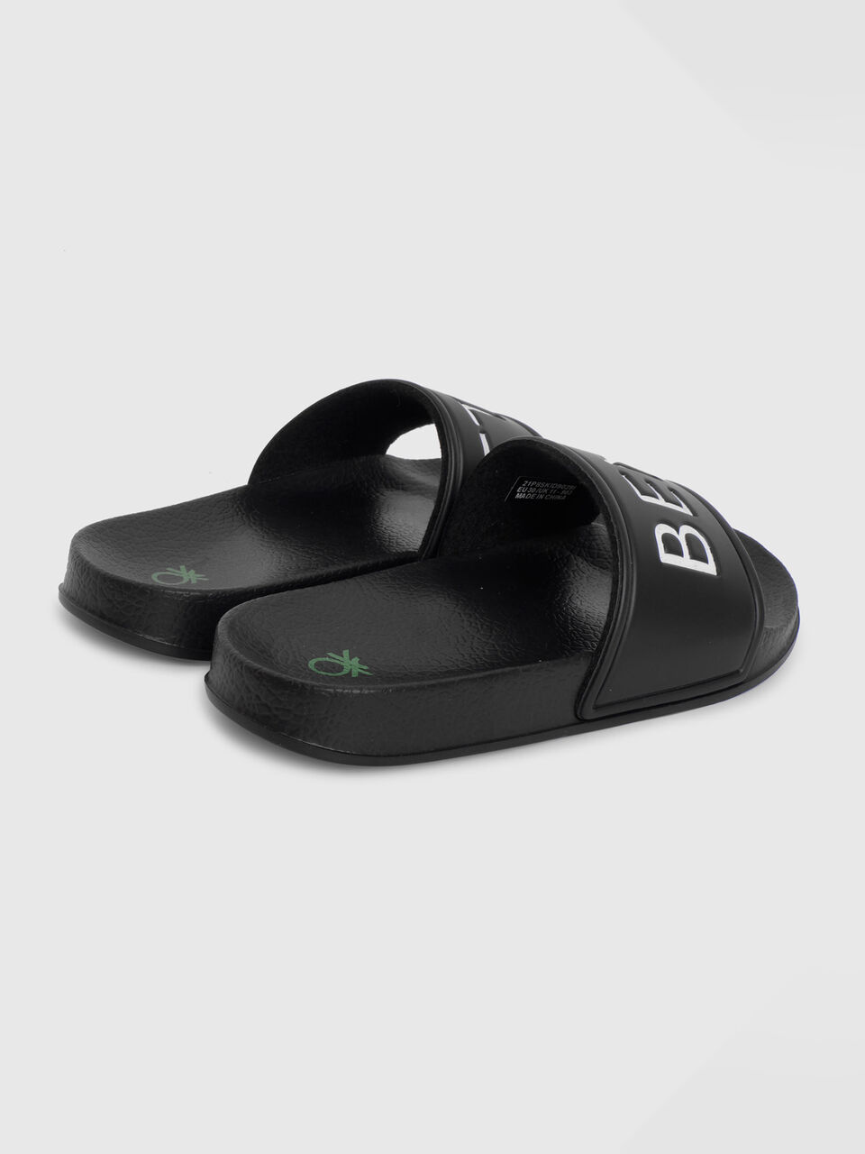 Slippers With Print image number 2