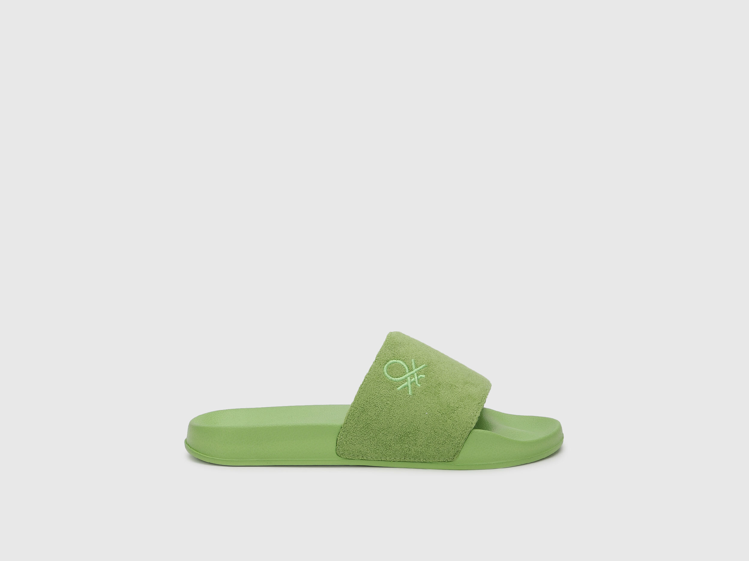 Benetton slippers price store