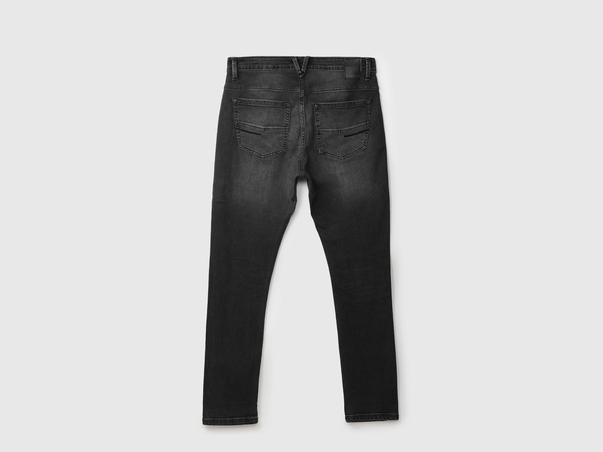 Men Solid Carrot Fit Jeans Black Benetton