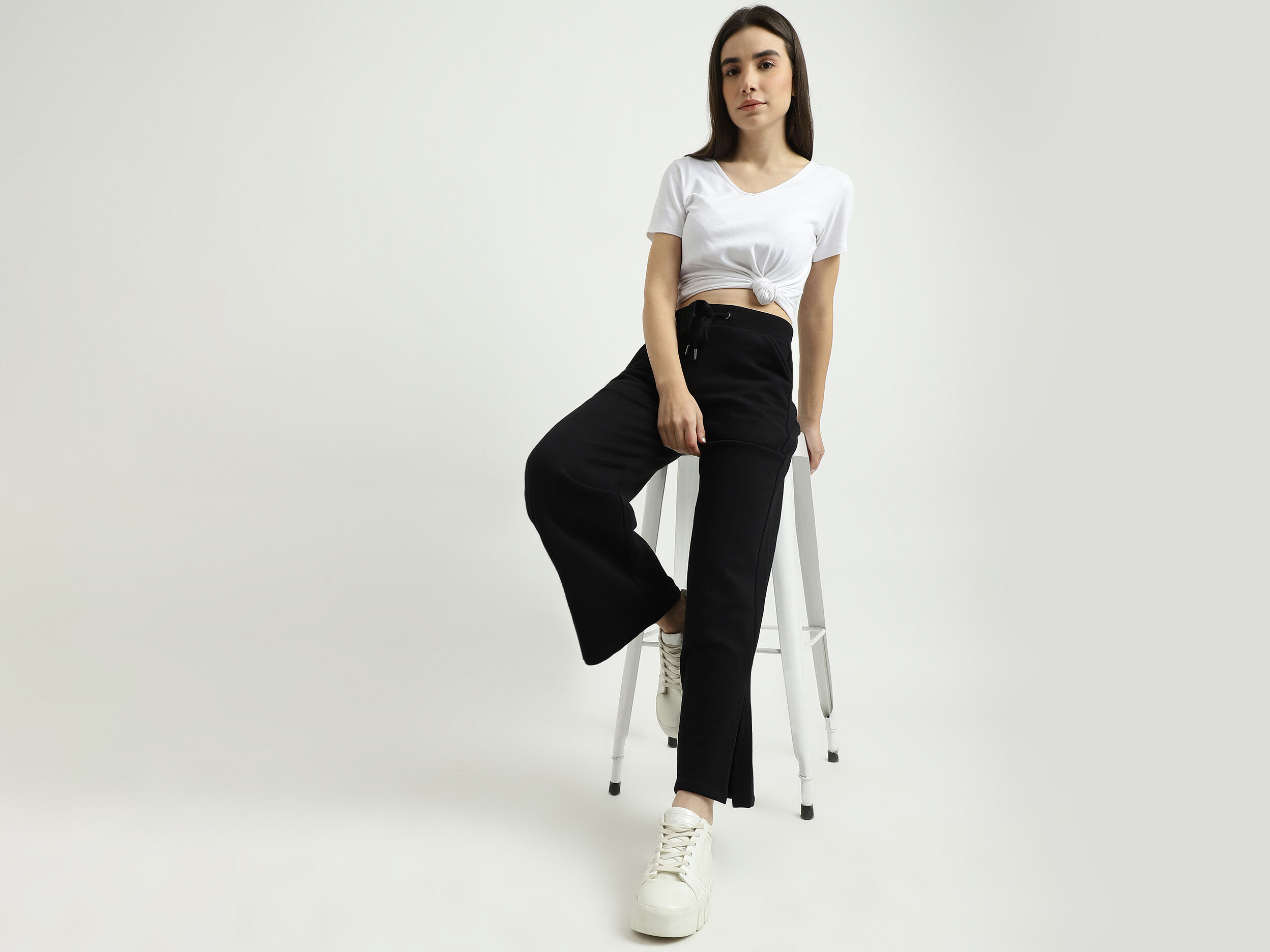 Women Solid Loose Fit Trousers - Black | Benetton