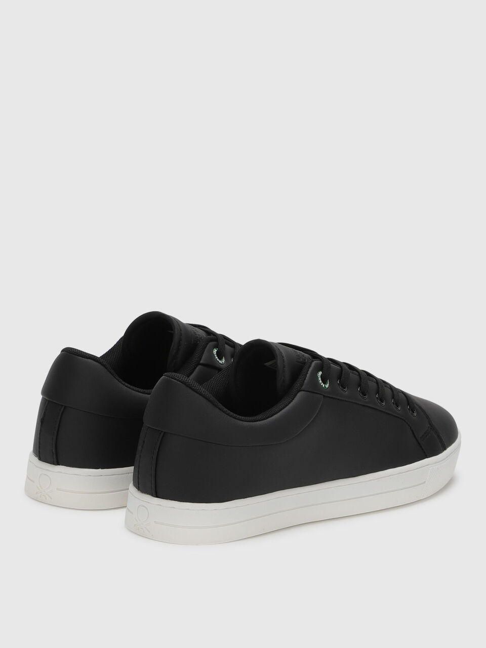 CORE CLASSIC SNEAKER image number 2
