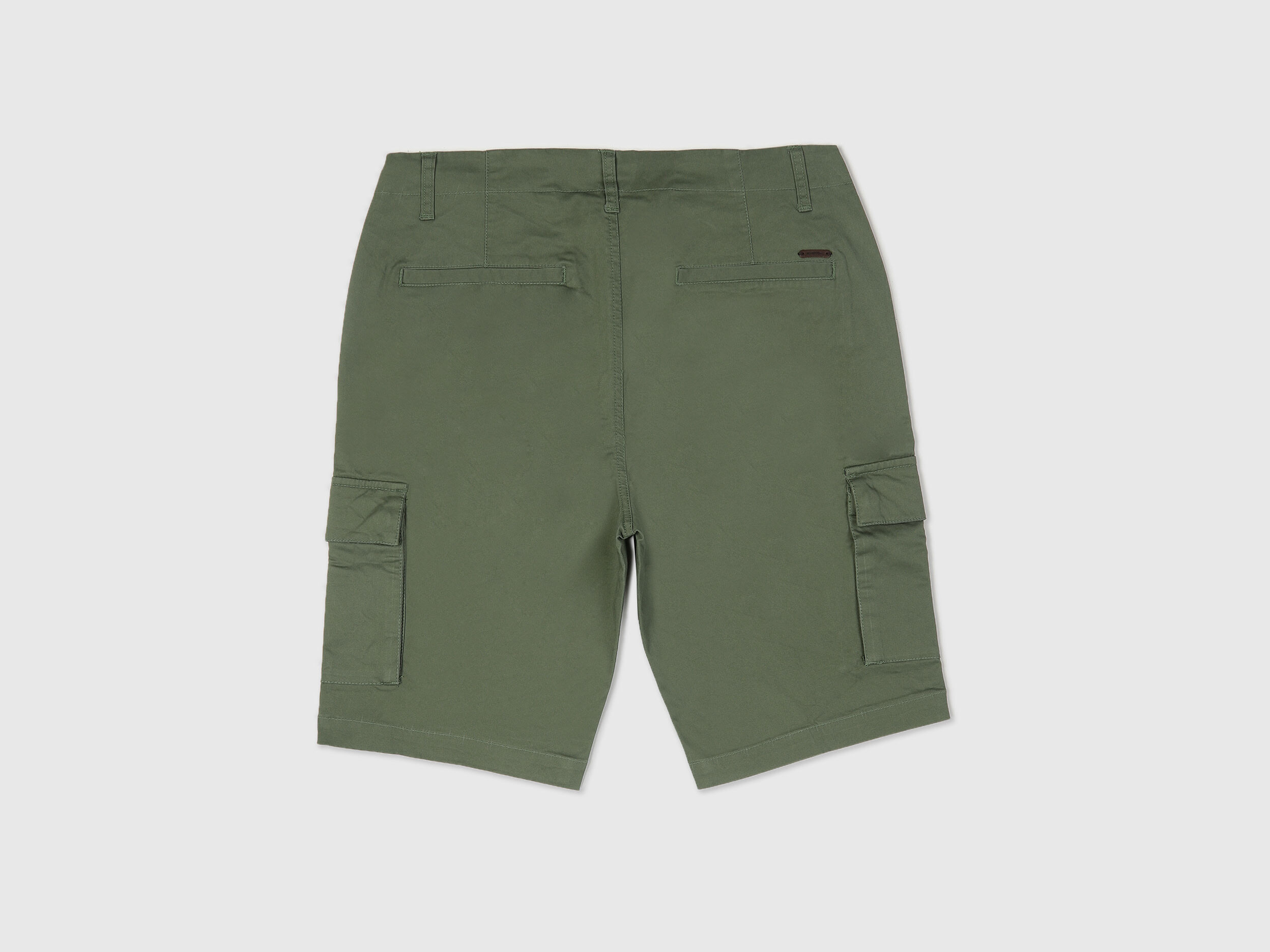 Benetton cargo deals shorts