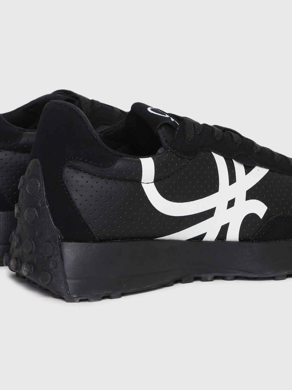 Classic Suede Sneaker image number 2