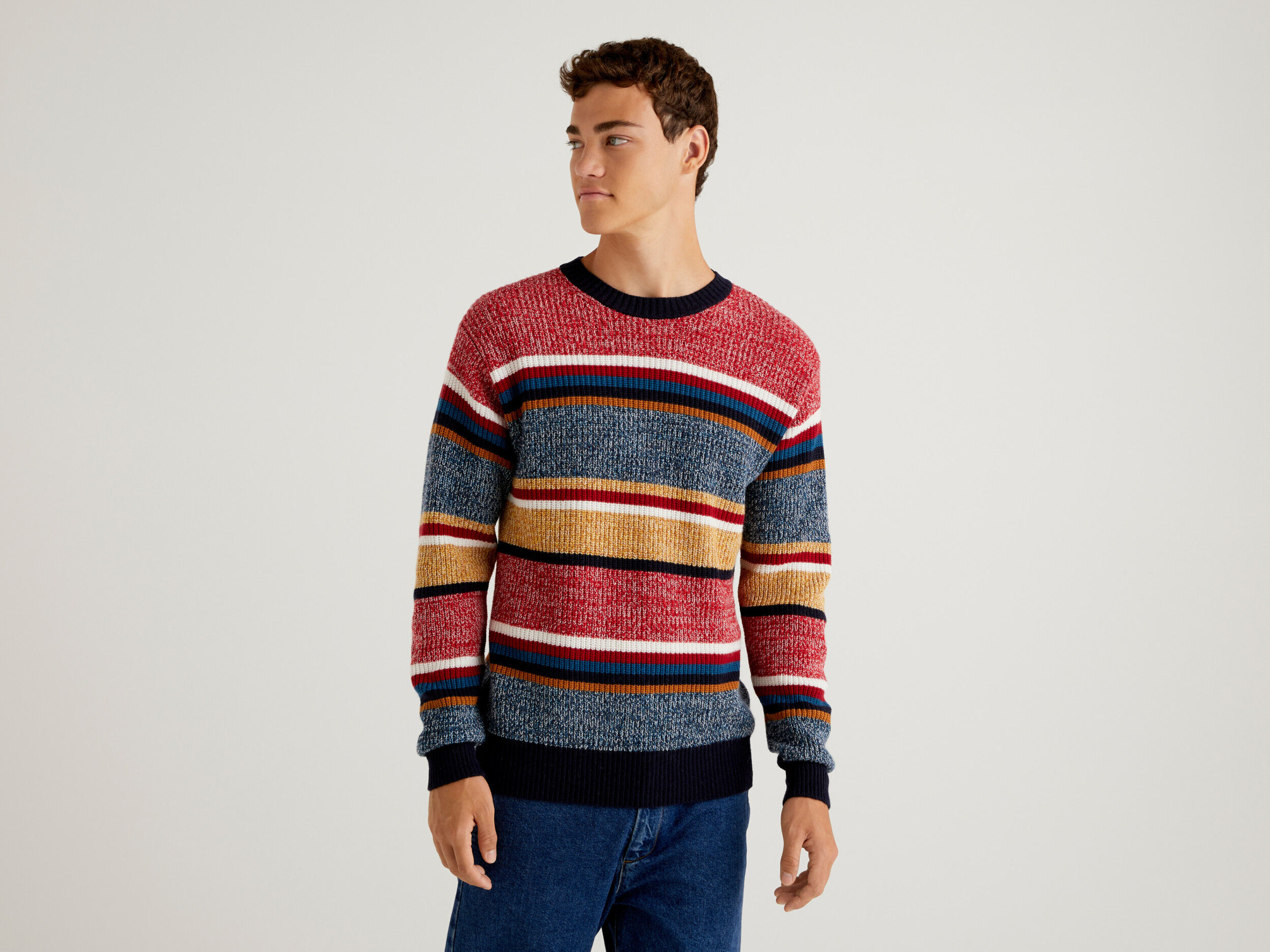 Round neck sweater men top