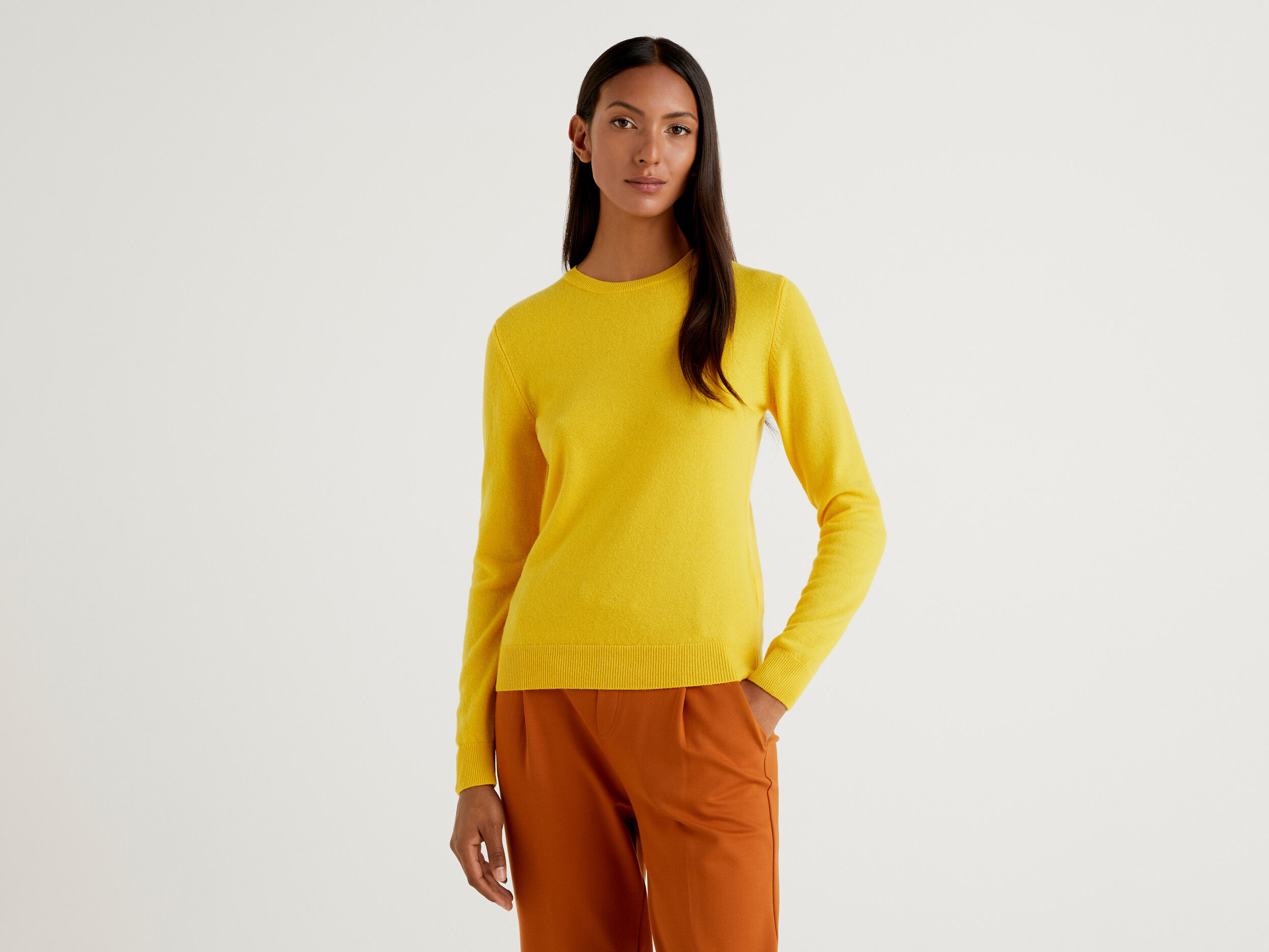 Yellow crew neck 2025