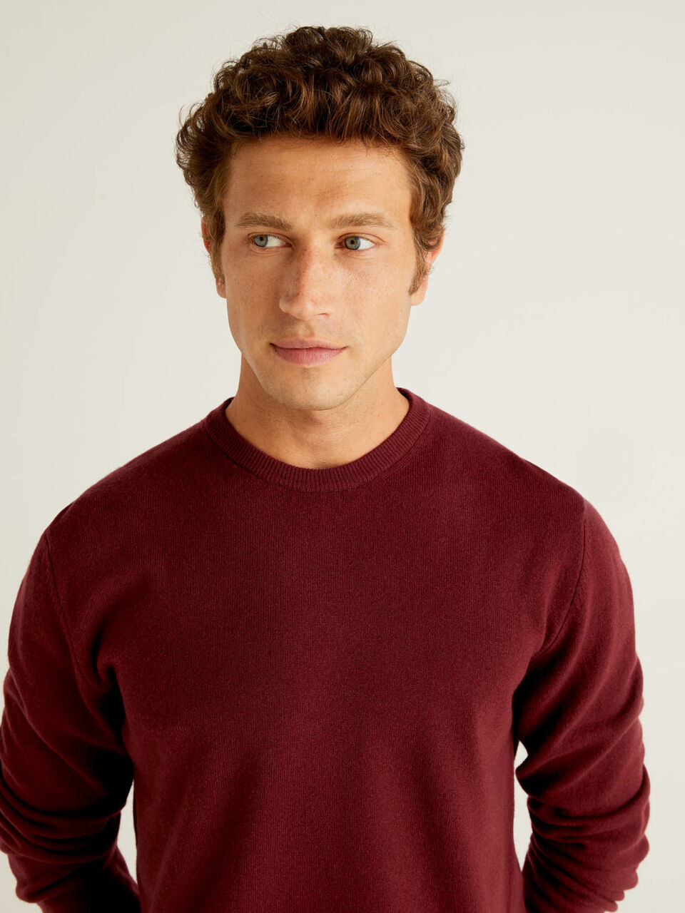 Burgundy crew neck sweater in pure Merino wool - Burgundy