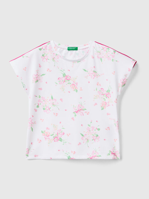 Tennis Inspired: Kid Girl (1 - 6 years) Collection 2023 | Benetton | T-Shirts