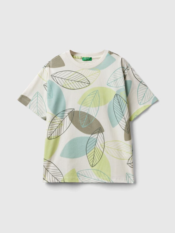 Camiseta con estampado de hojas Niño