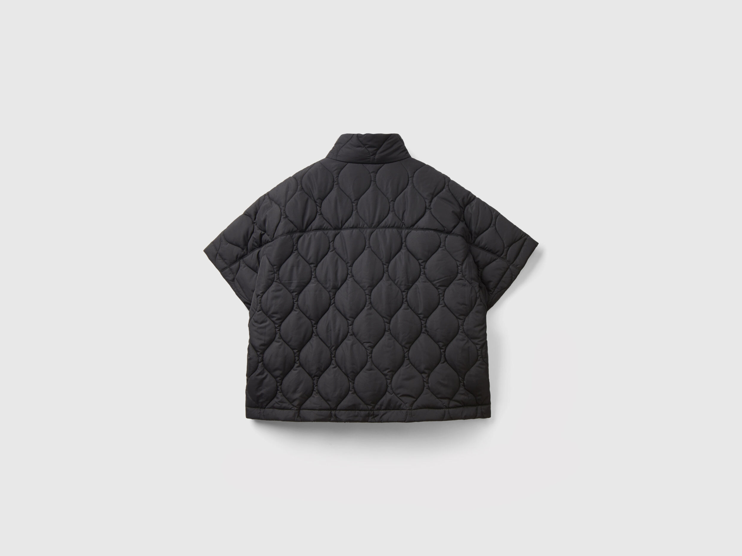Quilted cape with lightweight padding - Black | Benetton