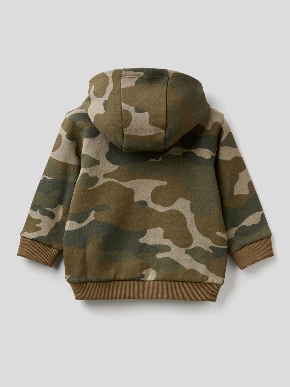 Sudadera estampada con cremallera y capucha image number 2