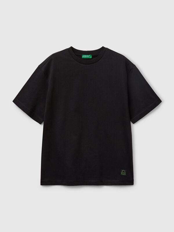 Camiseta negra con estampado en la espalda Niño
