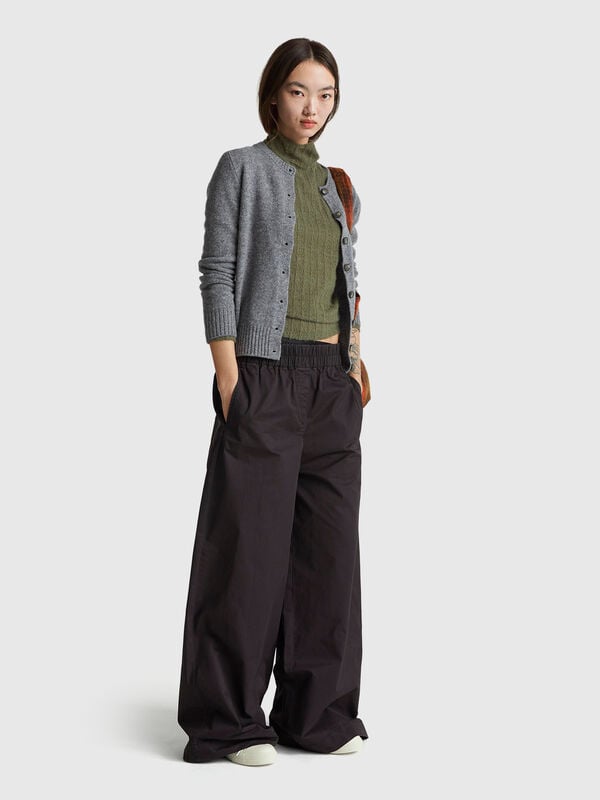 Pantalón ancho de puro algodón. Mujer