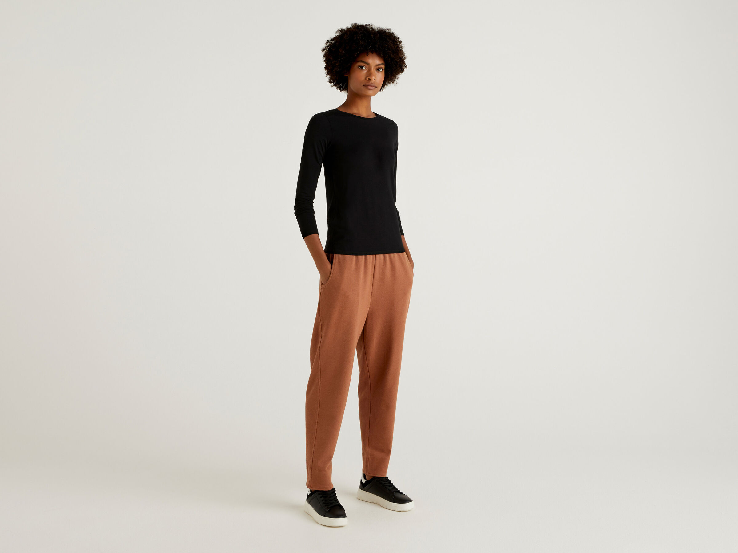 Long sleeve super stretch t-shirt image number 3