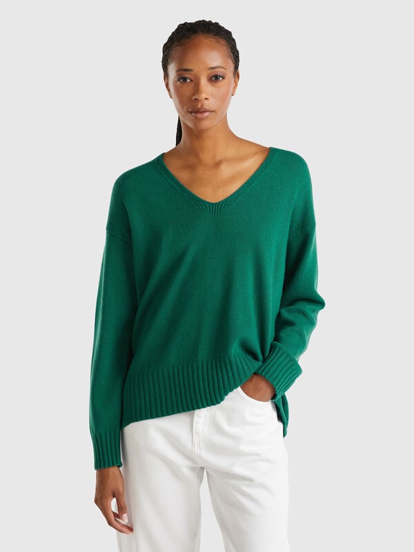 V-neck sweater in wool blend Women