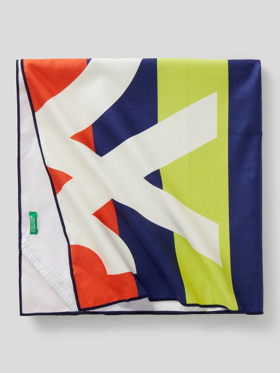Striped beach towel with elastic for beach chairs image number 1