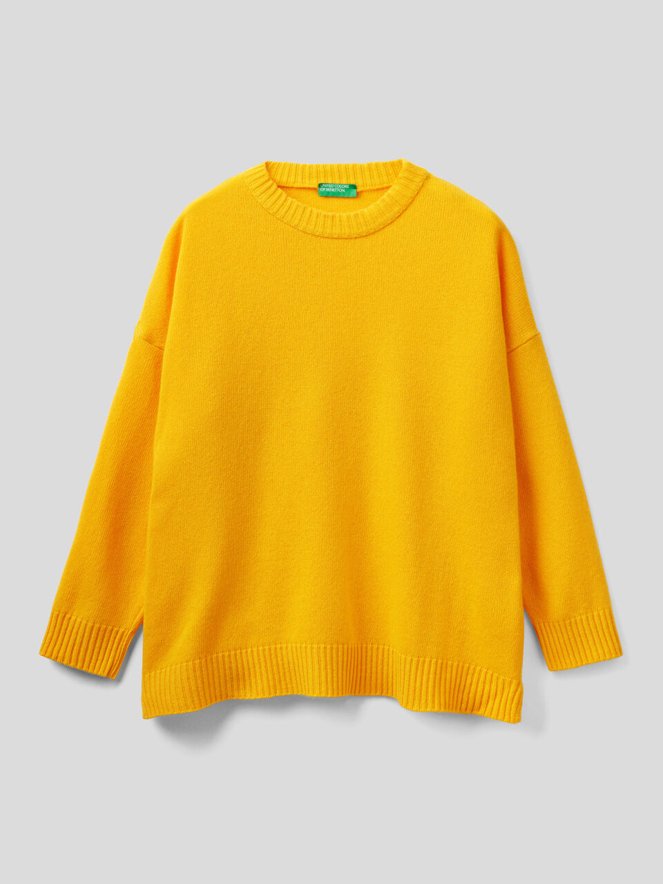 Loose sweater with slits image number 1