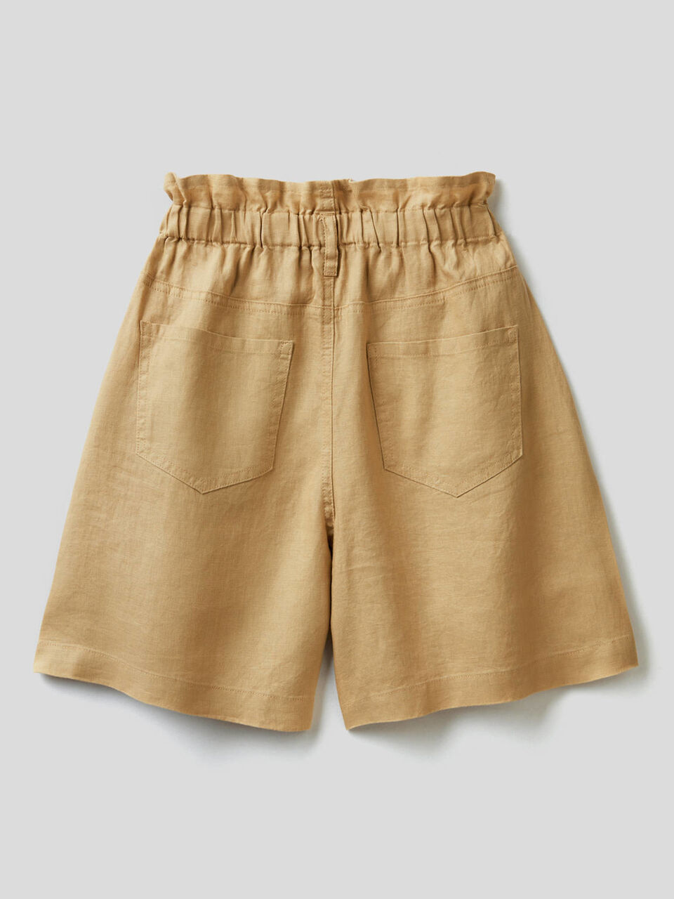 Bermudas in pure linen with ruffled waist image number 2