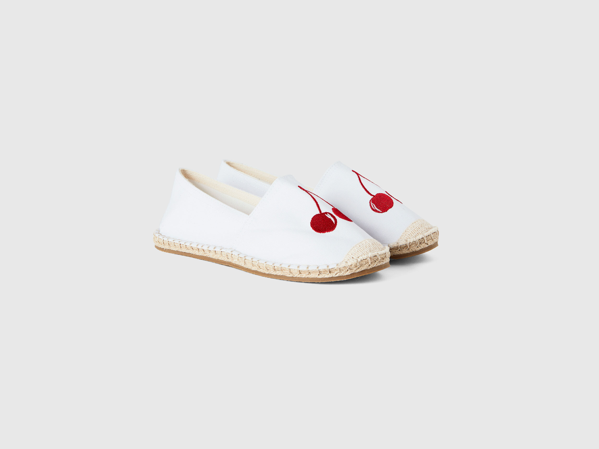 White espadrilles with cherry pattern White Benetton